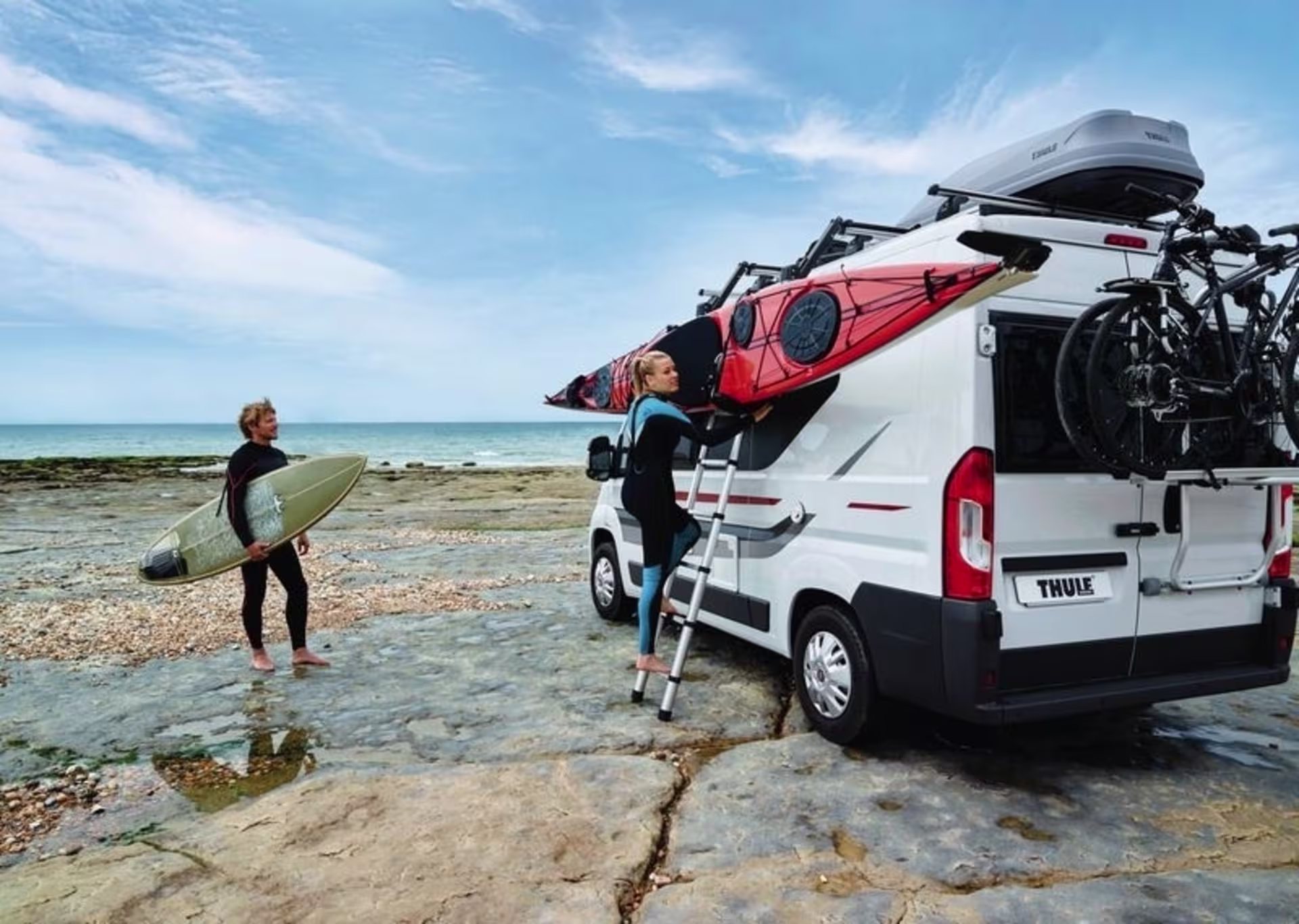 Thule Kajakhalter mit Liftunterstützung für Roof Rack Trägersystem