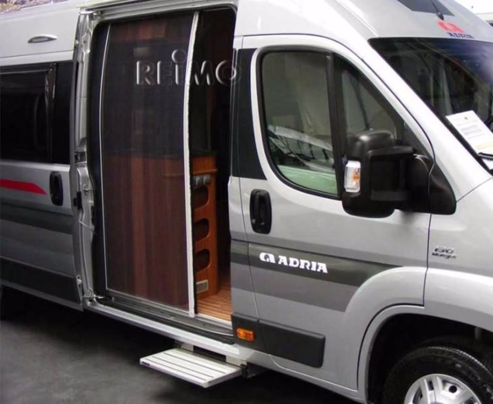 Insektenschutztür für Mercedes Sprinter Kastenwagen ab 2018