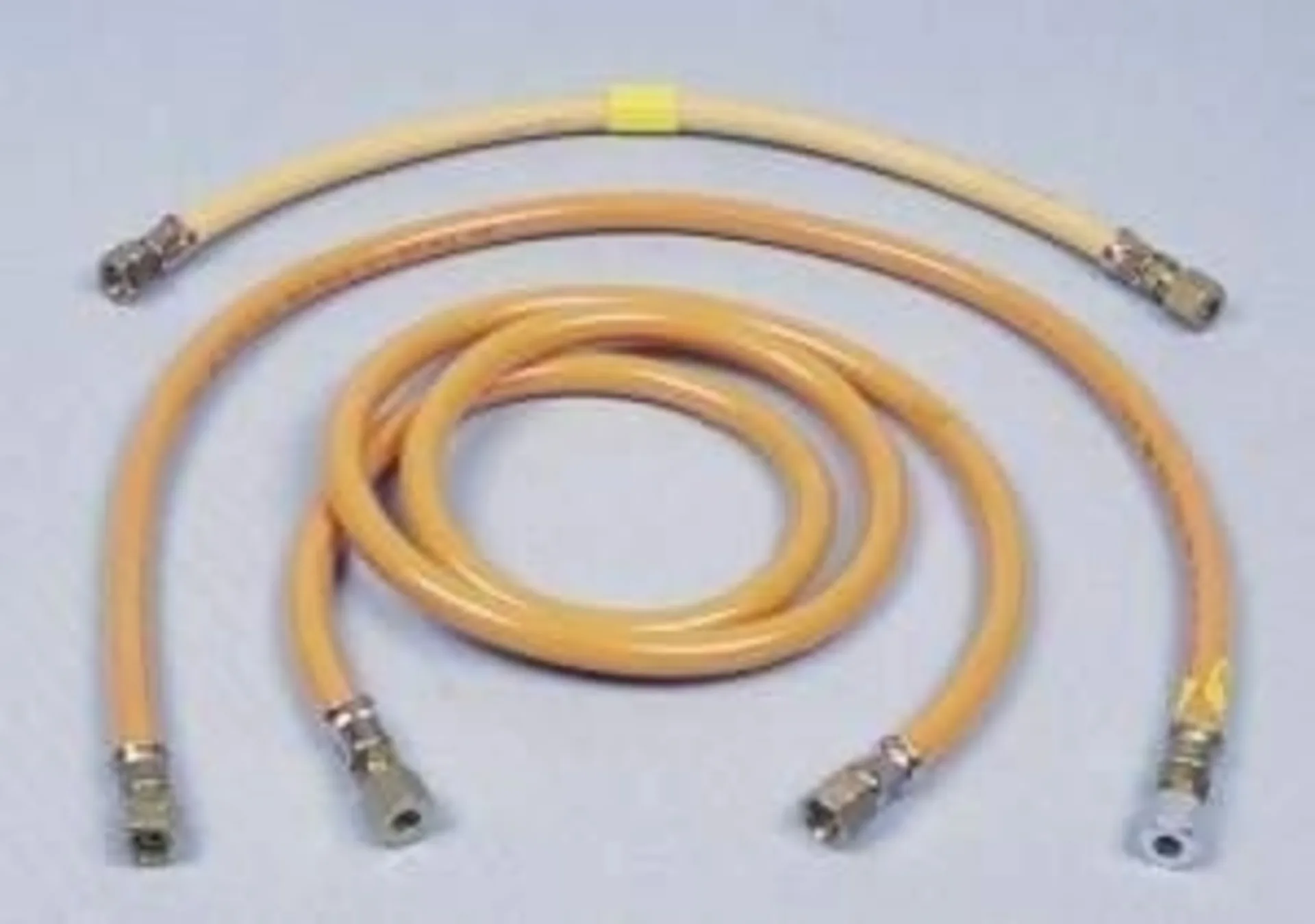 Tuyau à gaz 3m 1/4 pouce avec raccord à bague coupante et un diamètre de 8mm, adapté aux températures jusqu'à -30°C/-20°C