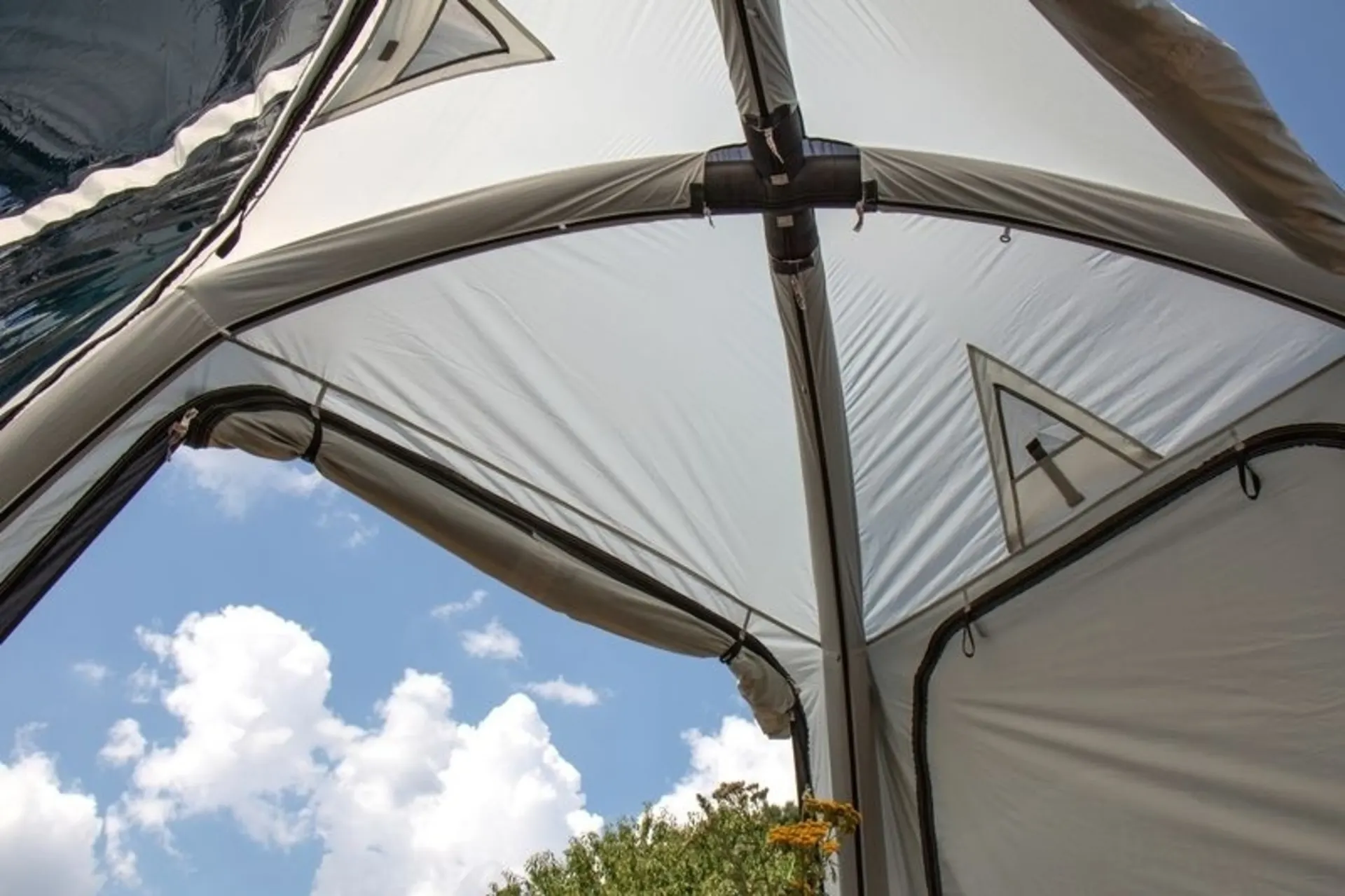 Tente arrière universelle Uni Van Air pour bus