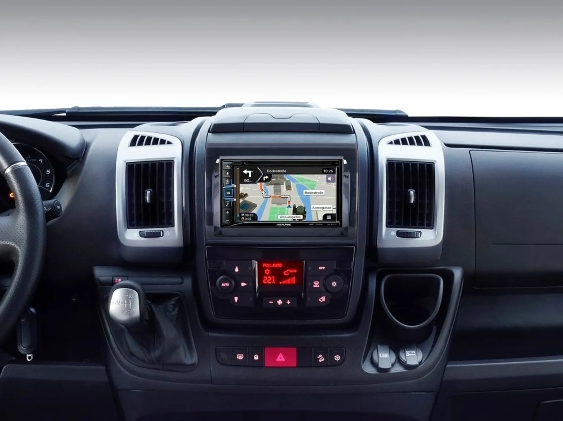 Alpine INE-W611DC All-In One 6,5" Navi avec lecteur CD/DVD pour Ducato 7 incl. kit d'installation et interface Lfb