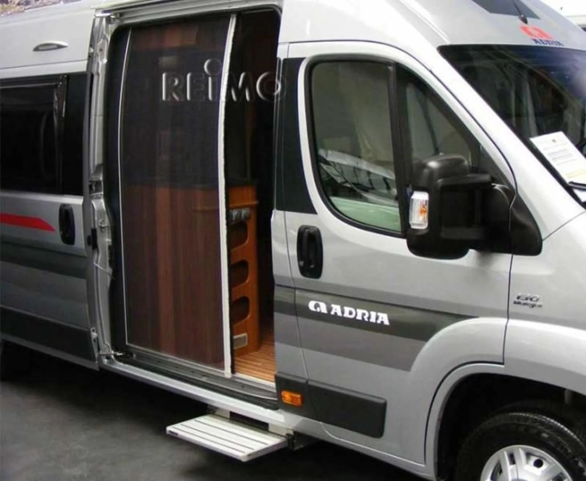 Insektenschutztür für Sprinter und VW Crafter Kastenwagen