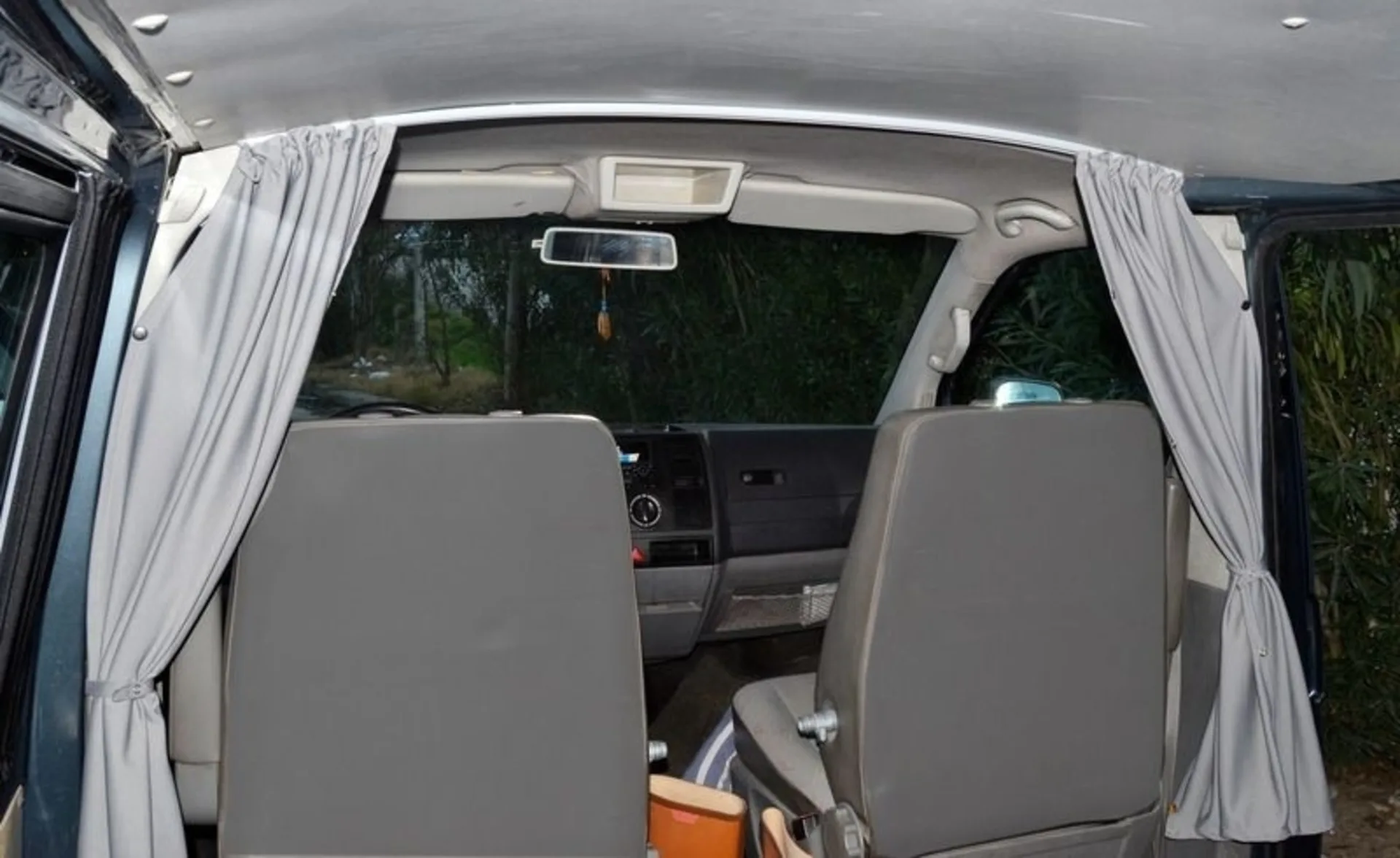 Carbest Trennvorhang für VW T5/T6 Fahrerhaus, grau, 2-lagig und blickdicht