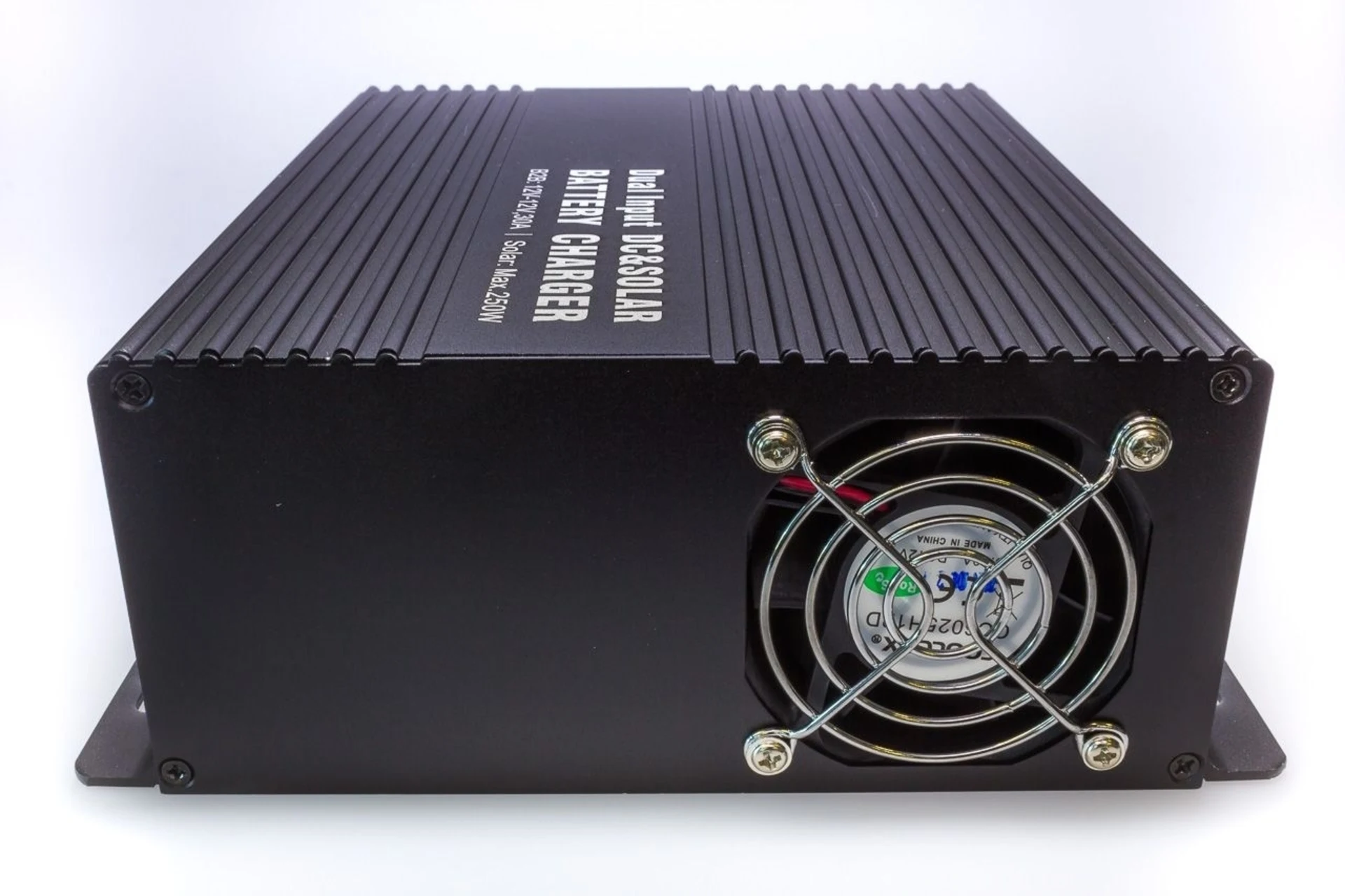 2 in1 Ladebooster 30/20A - B2B und MPPT 2 in1 Ladebooster 30/20A - B2B und MPPT