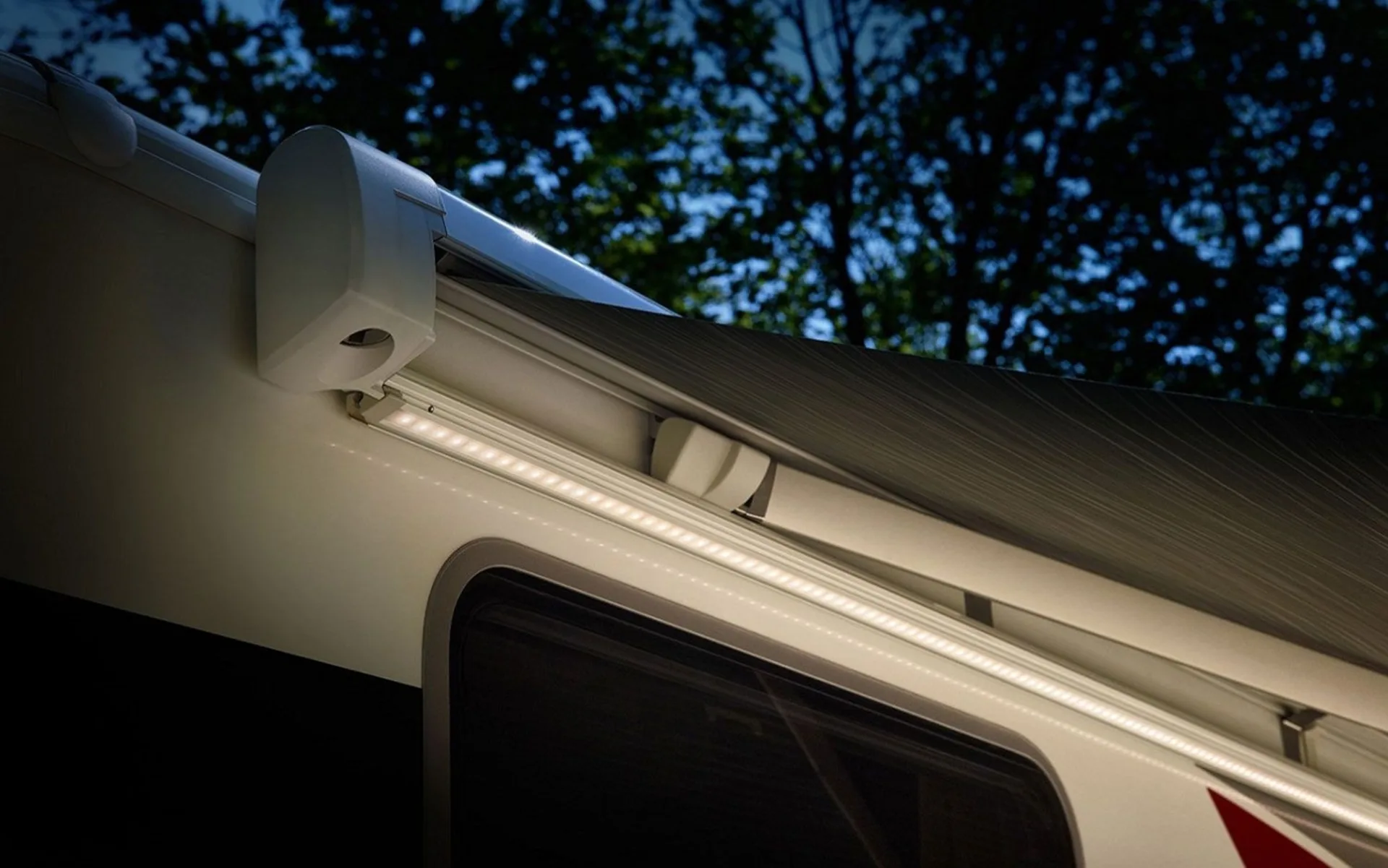 Rail de montage pour tente / LED Thule pour Omnistor 5200