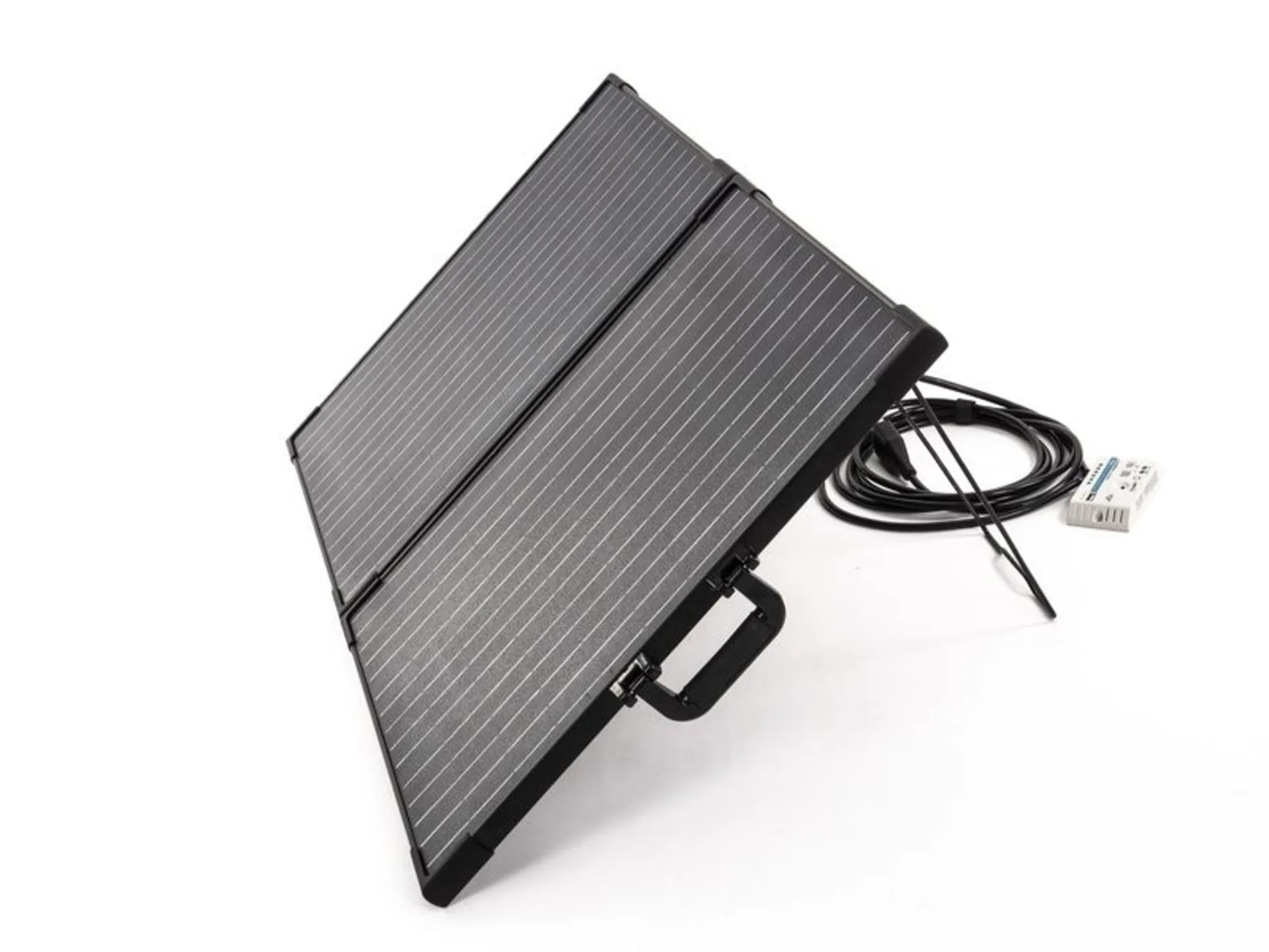 Kit valise solaire portable avec 130 watts de puissance et régulateur solaire