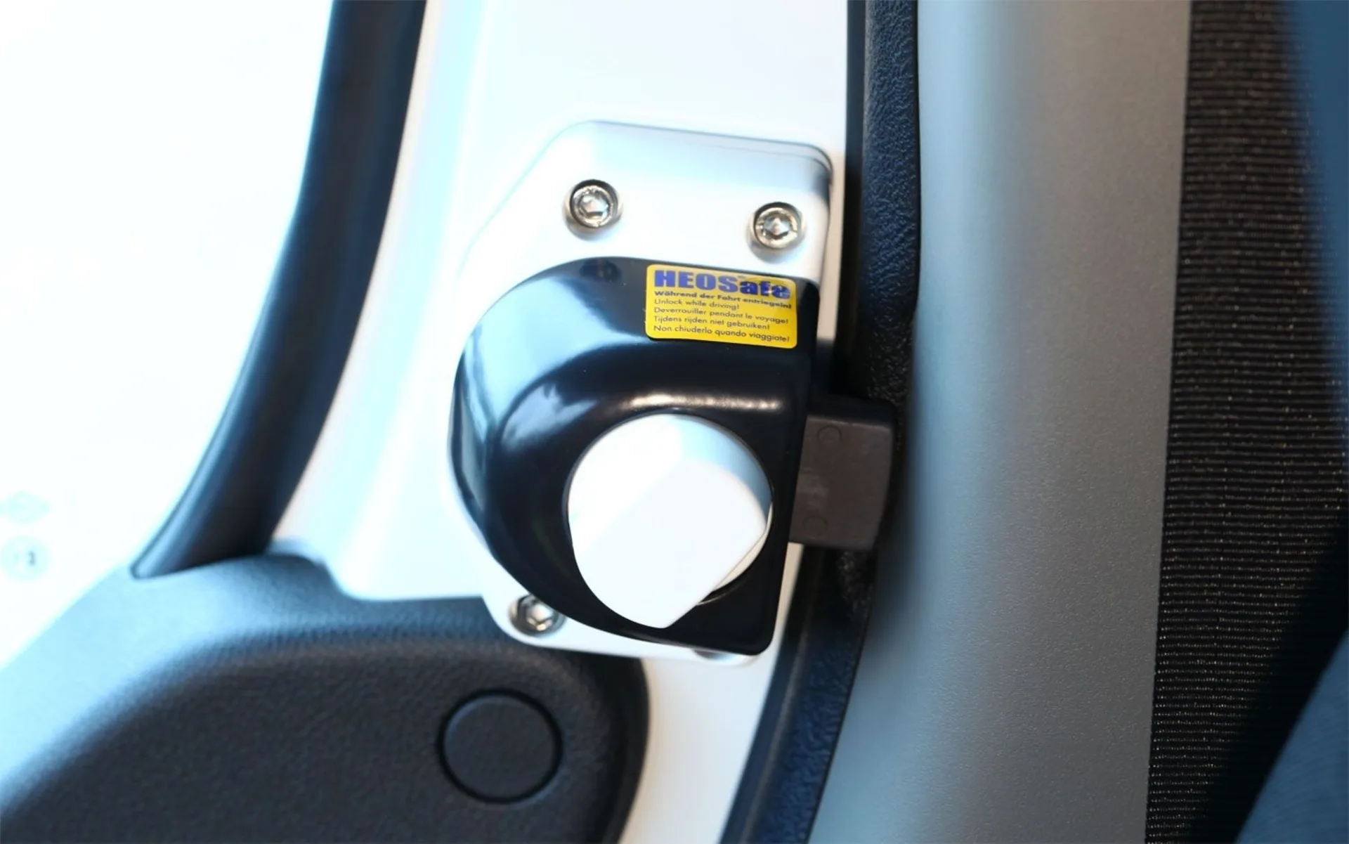 Serrure à pêne dormant HEOsafe pour portes de cabine (Renault Master, Opel Movano, Nissan NV 400 à partir de 2010 et Iveco Daily à partir de 2014)