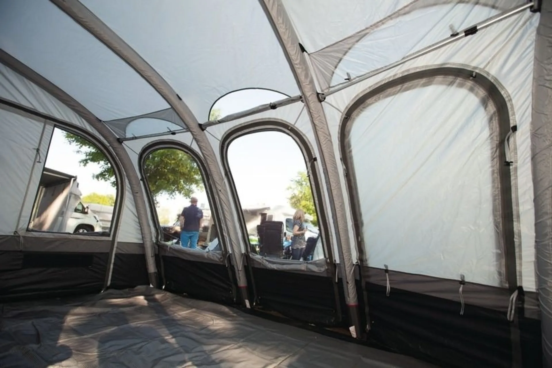 Wohnwagen-Luftvorzelt Marina Air 3.9 mit Luftkammer-System