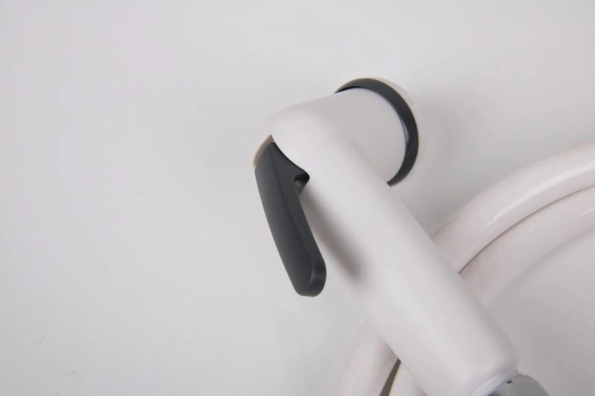 Duschset Weiss mit Absperrhebel und 1.5m Schlauch