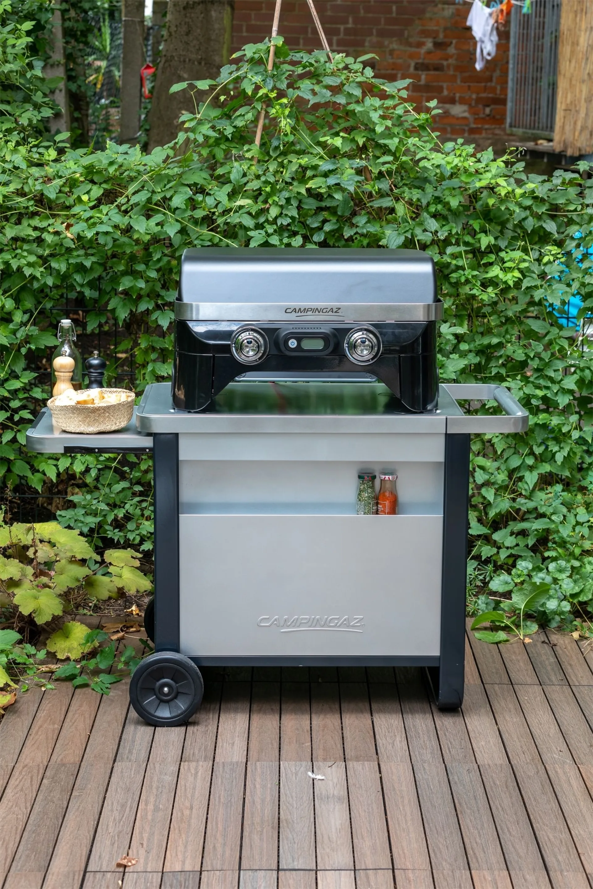 Campingaz Attitude 2100 EX Gasgrill inkl. digitaler Temperaturanzeige 30 mbar Campingaz Attitude 2100 EX Gasgrill inkl. digitaler Temperaturanzeige 30 mbar