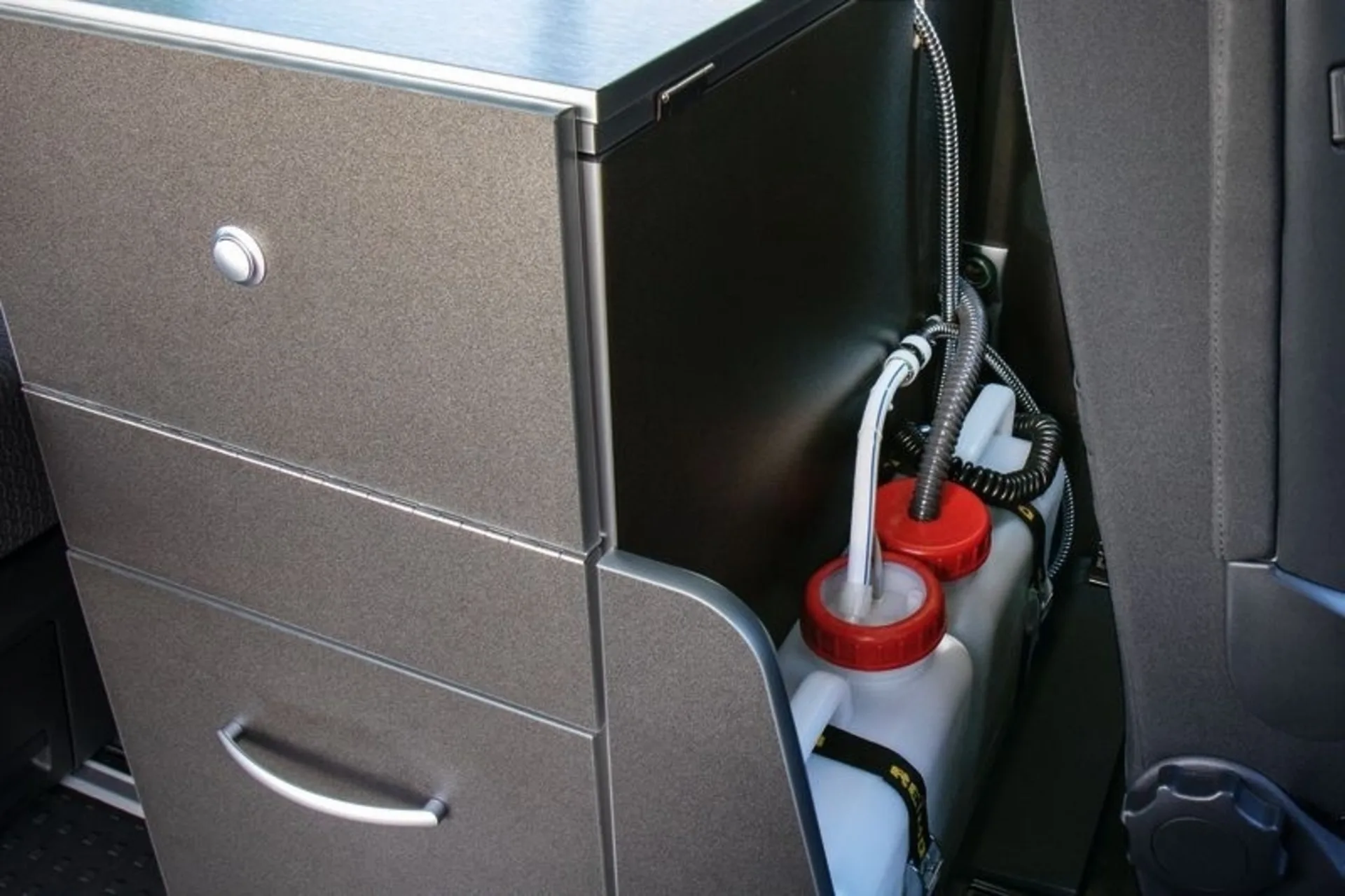 Calicook Küche für VW T5/T6 Multivan und VW T5/T6 California Beach