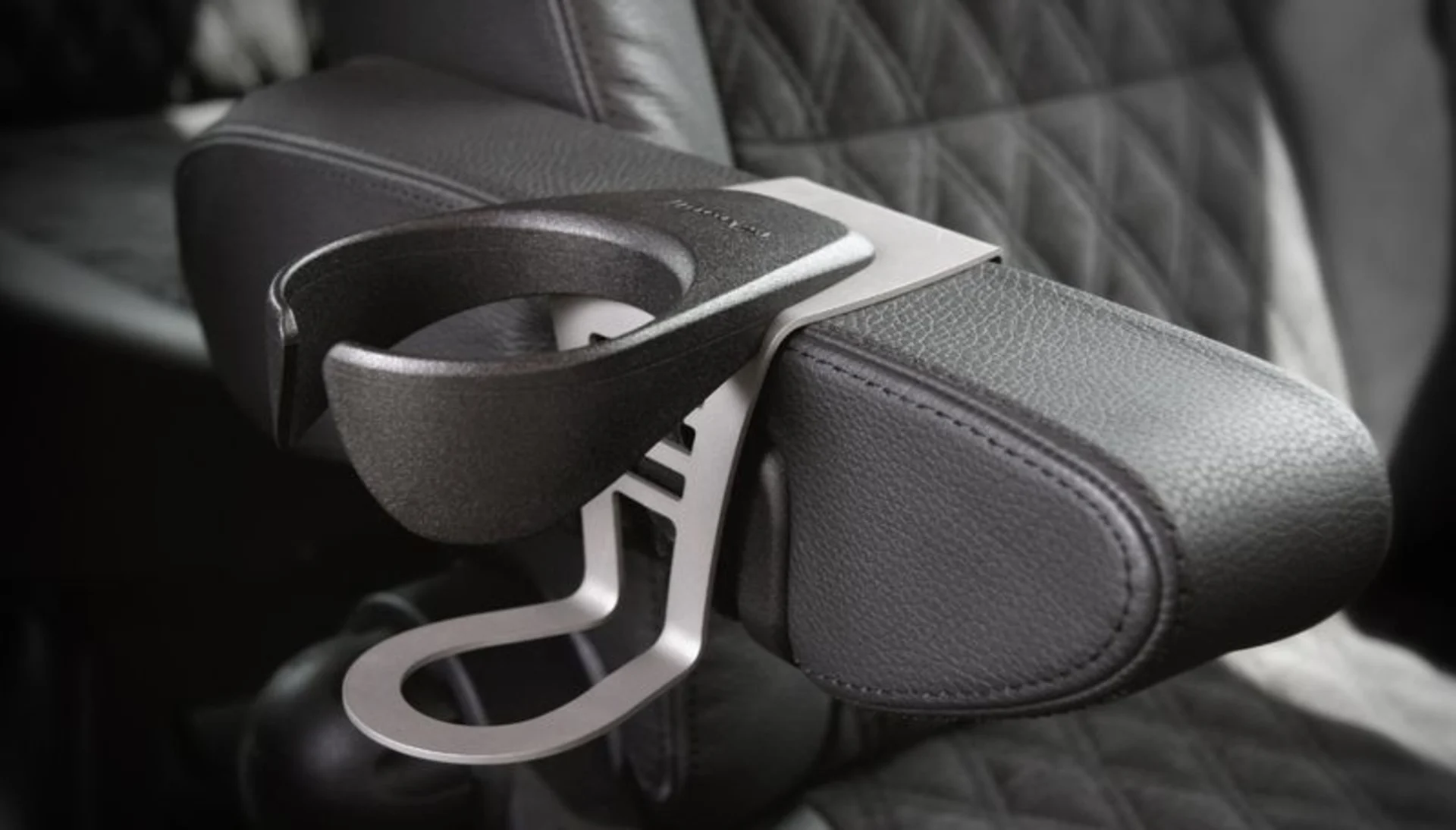 Cupholder für VW T5/T6 + Mercedes V-Klasse mit schmalen Armlehnen in Titanium matt