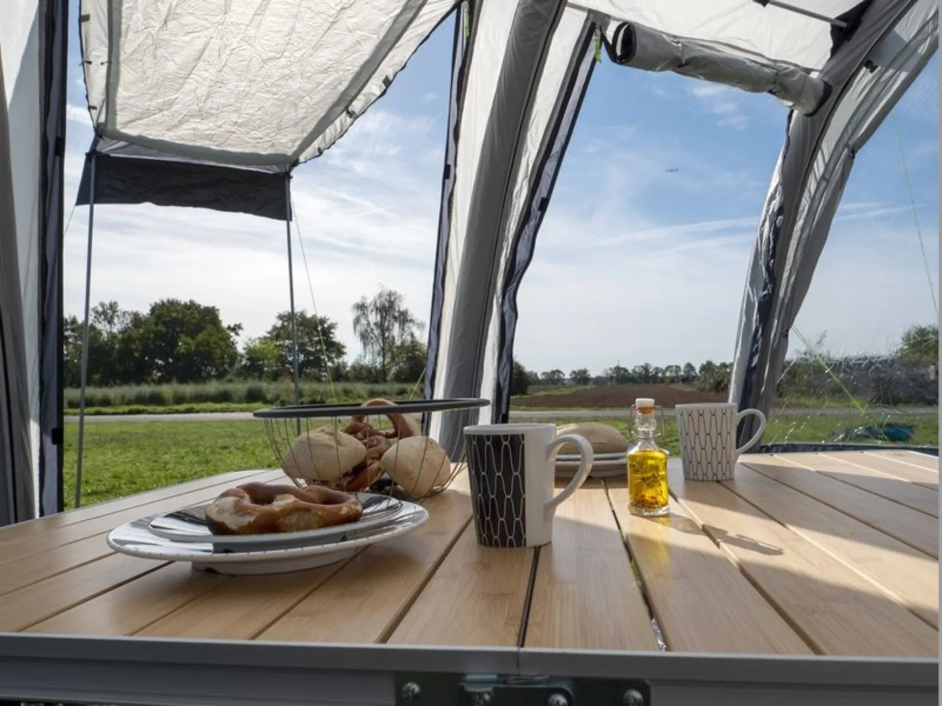 Schnellaufbau-Luftzelt CASA AIR II für Reisemobile mit Anbauhöhe von 260-280 cm