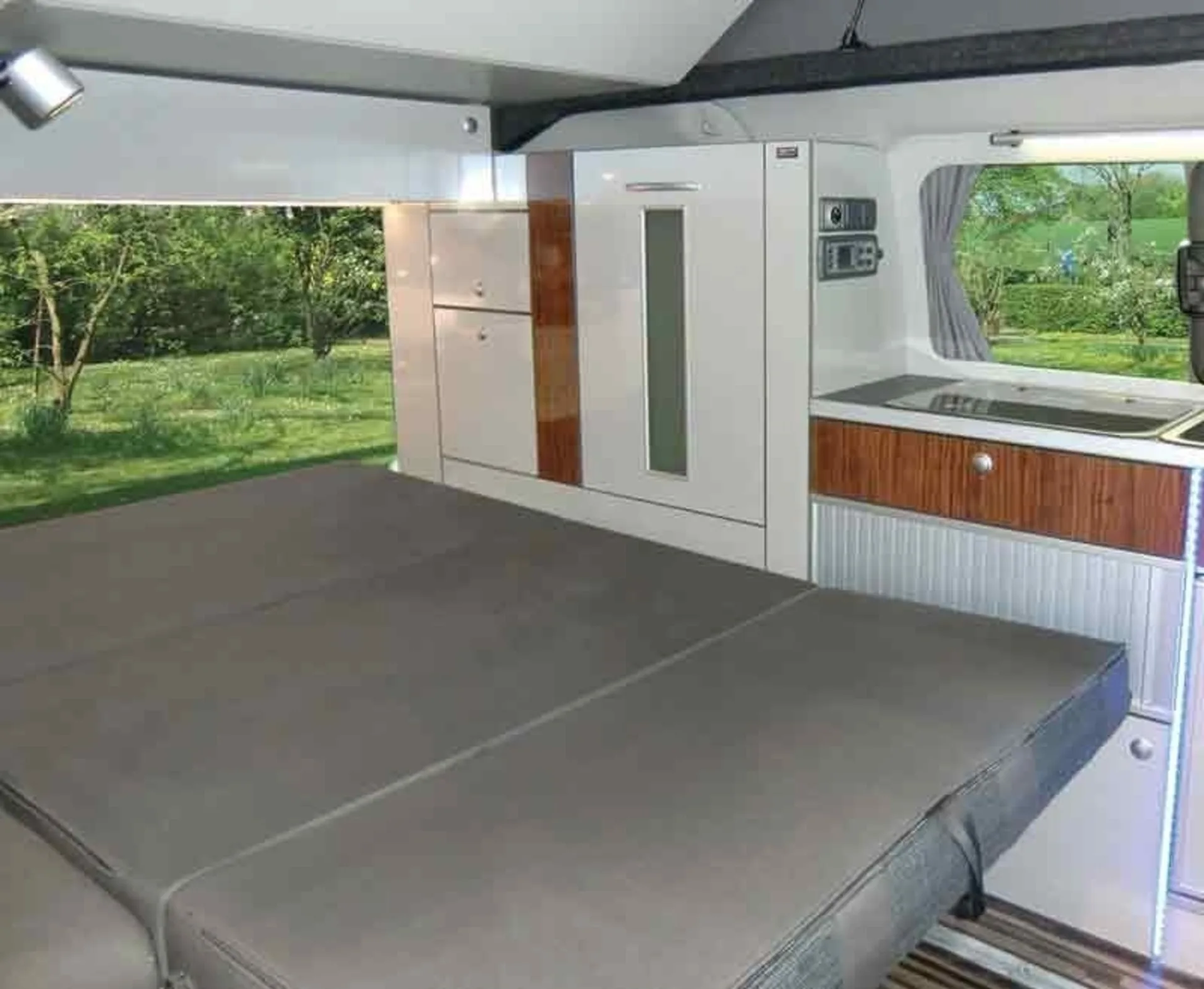 Schlaf- und Sitzbank für Ford Transit Custom KR - V3000 8 FO Cu, LL Clgrau
