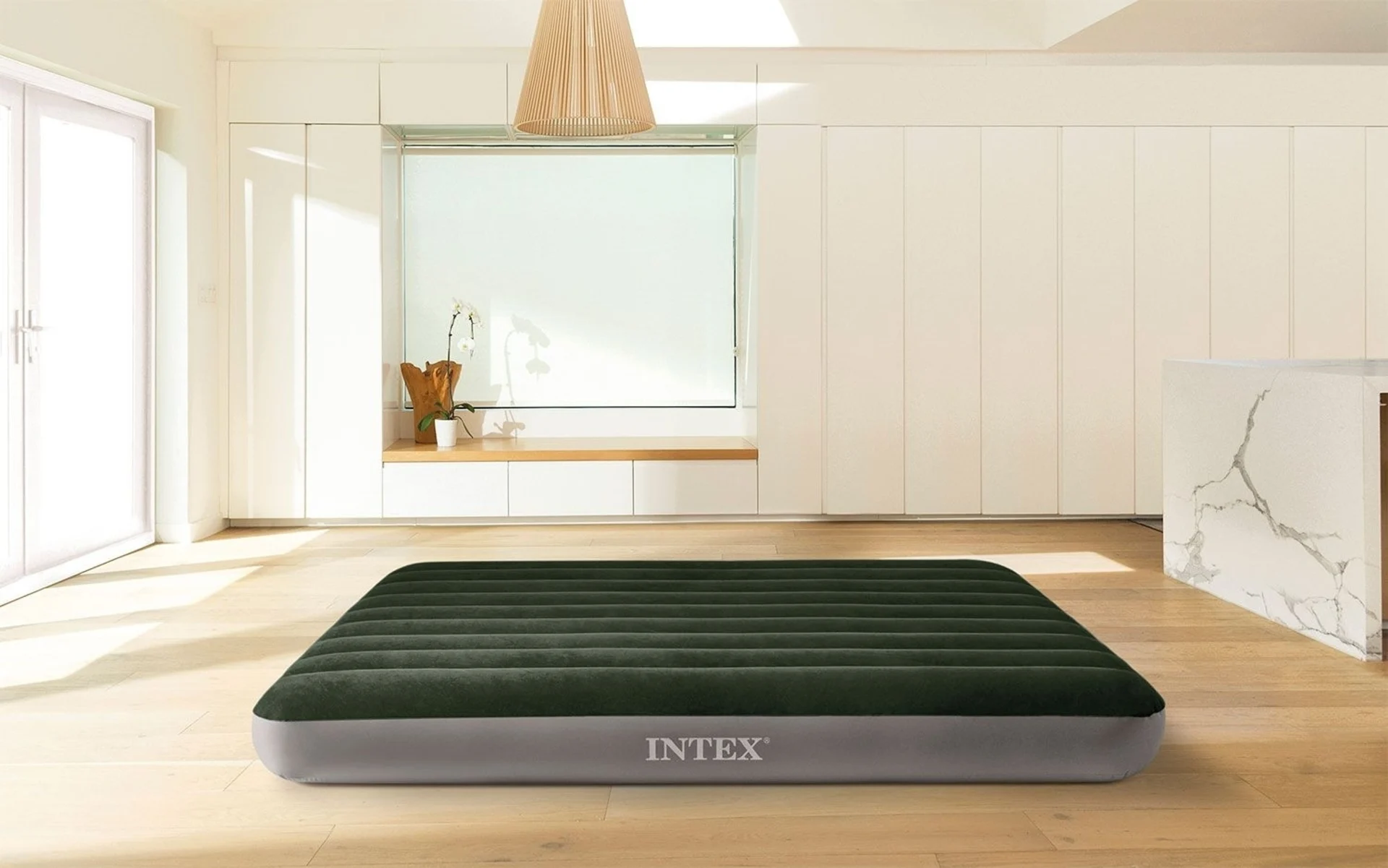 Intex lit à air avec pompe intégrée 191x137 cm