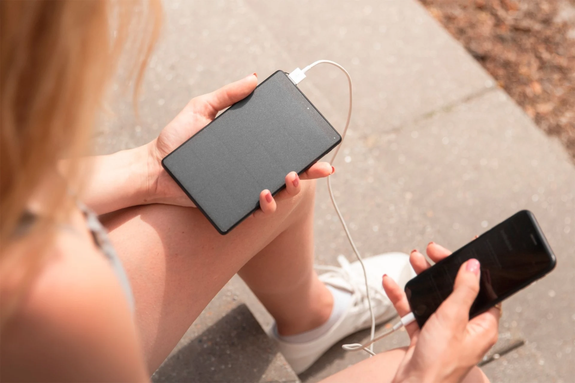 Sandberg 420-54 Urban Solar Powerbank noir 10 000 mAh Sandberg 420-54 Urban Solar Powerbank noir 10 000 mAh