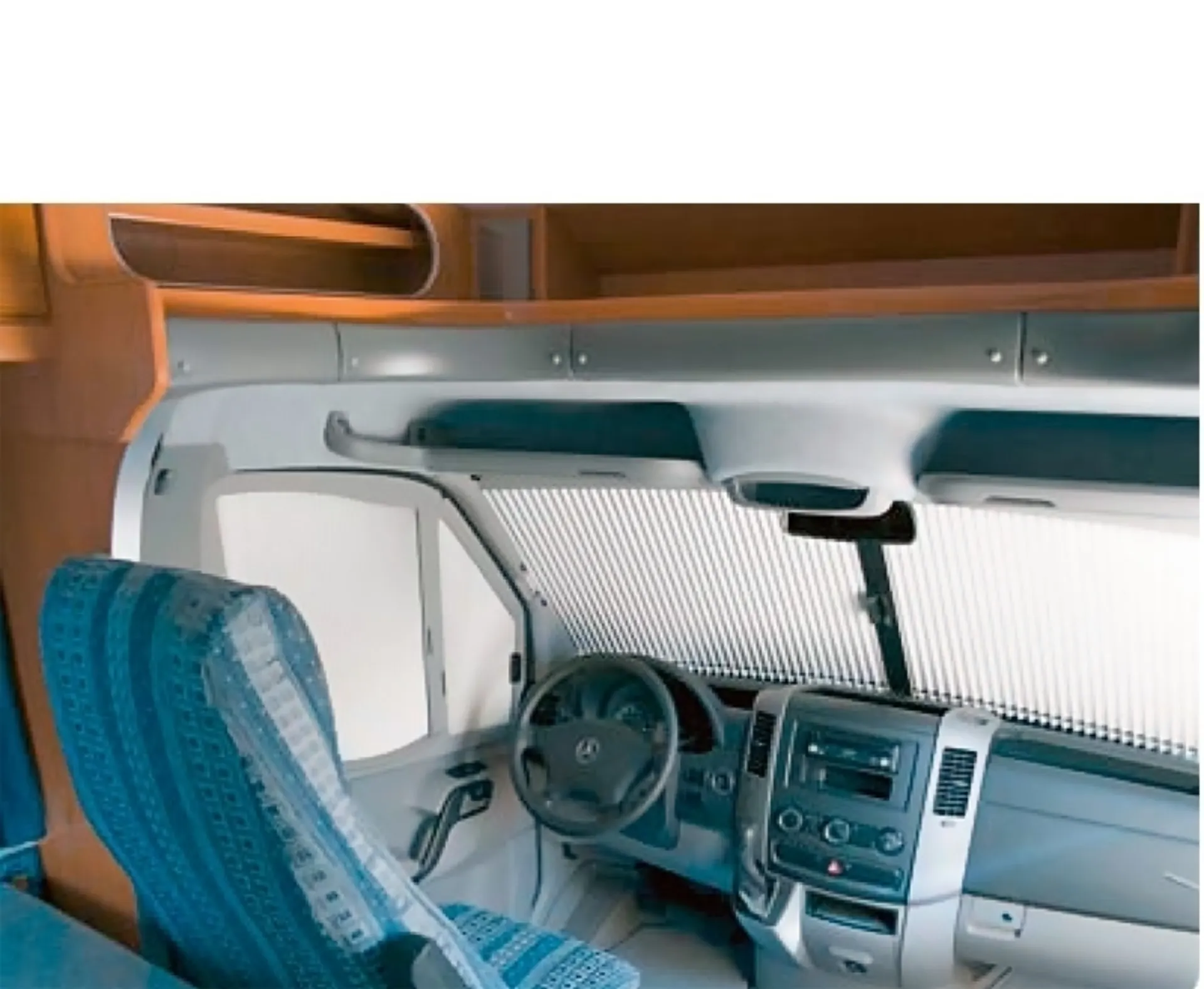 Remis Fahrerhausverdunkelung REMIfront III Frontscheibe (Linkslenker / mit Regensensor) für Mercedes-Benz Sprinter 2006 - 2018