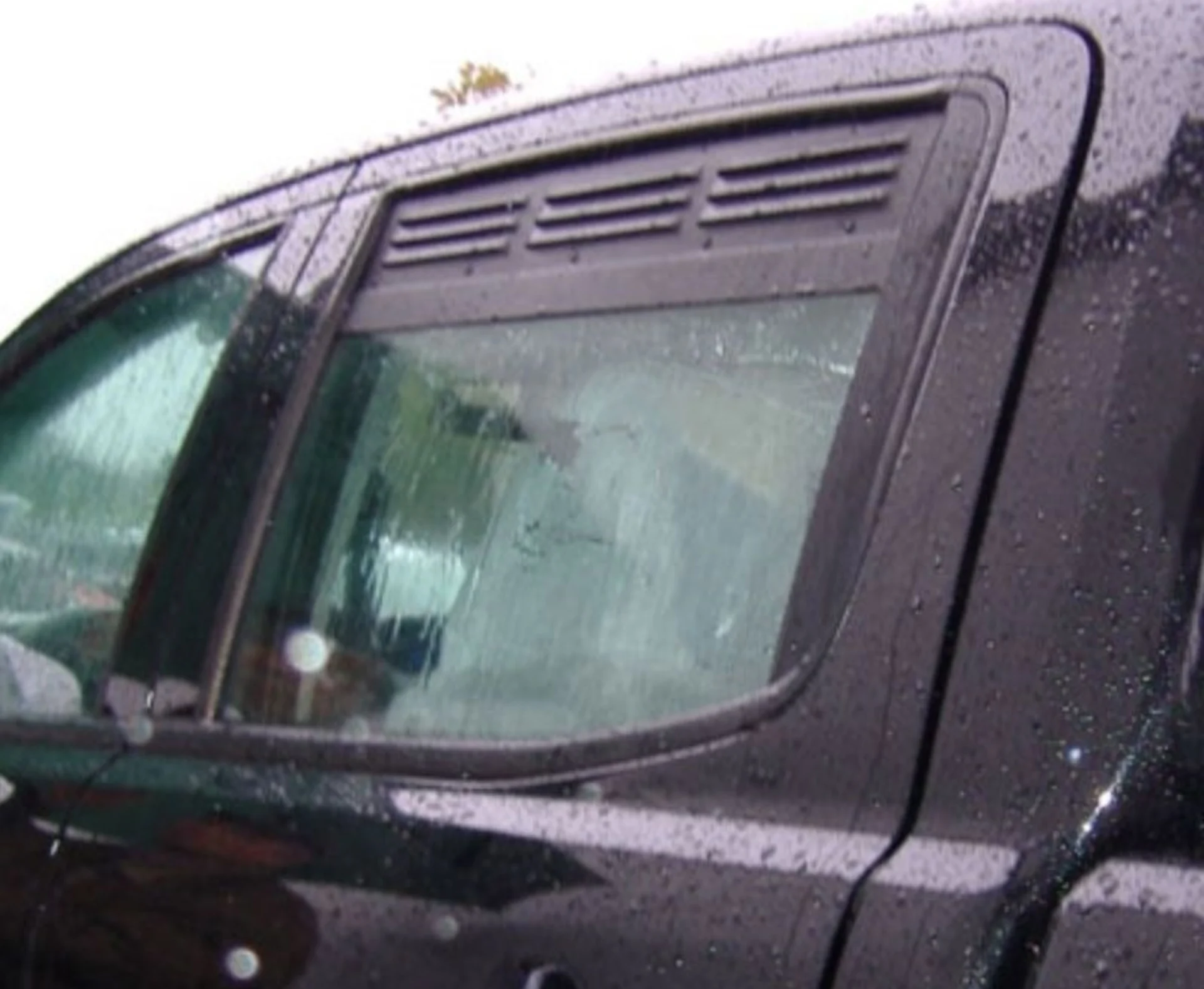 Lüftungsgitter Seitenfenster Ford Ranger Doppelkab