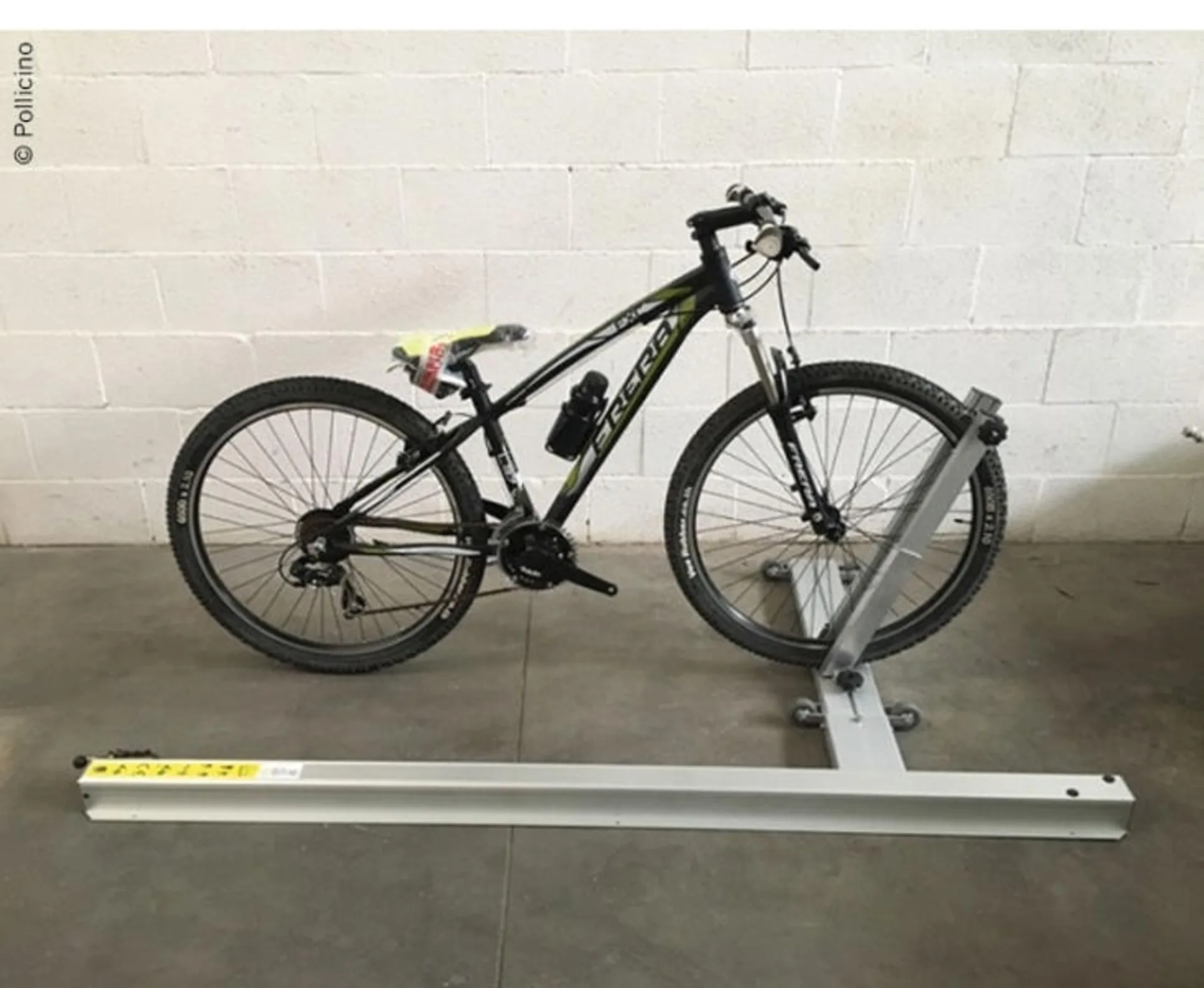 Aide au chargement électrique pour 2 vélos avec garage arrière et entraînement électrique
