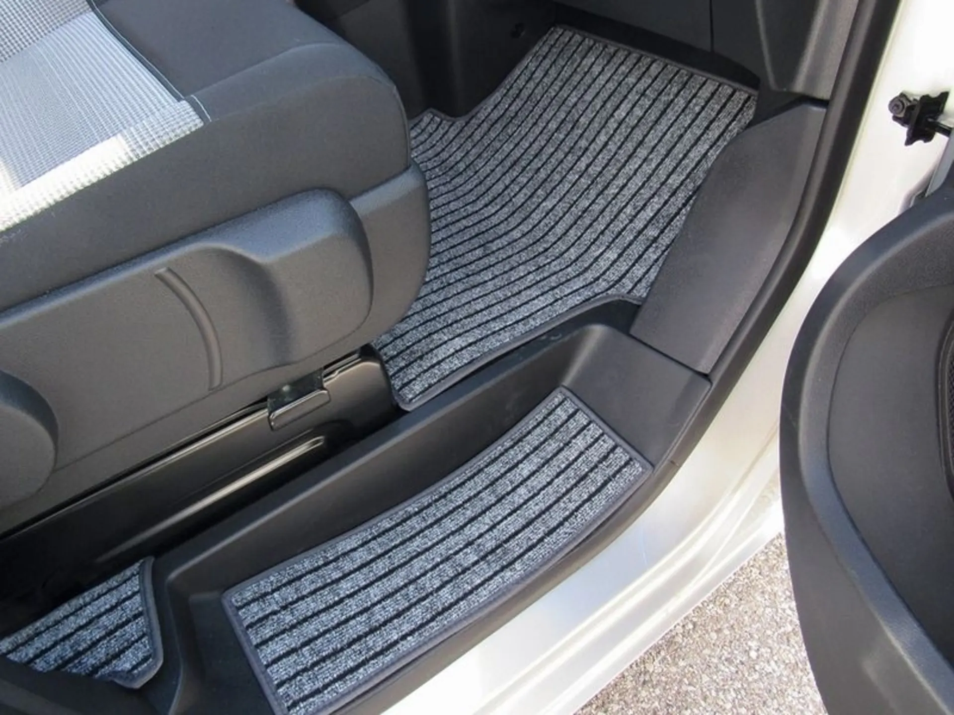 Fahrzeugteppich-Set für Citroen Campster von Pössl