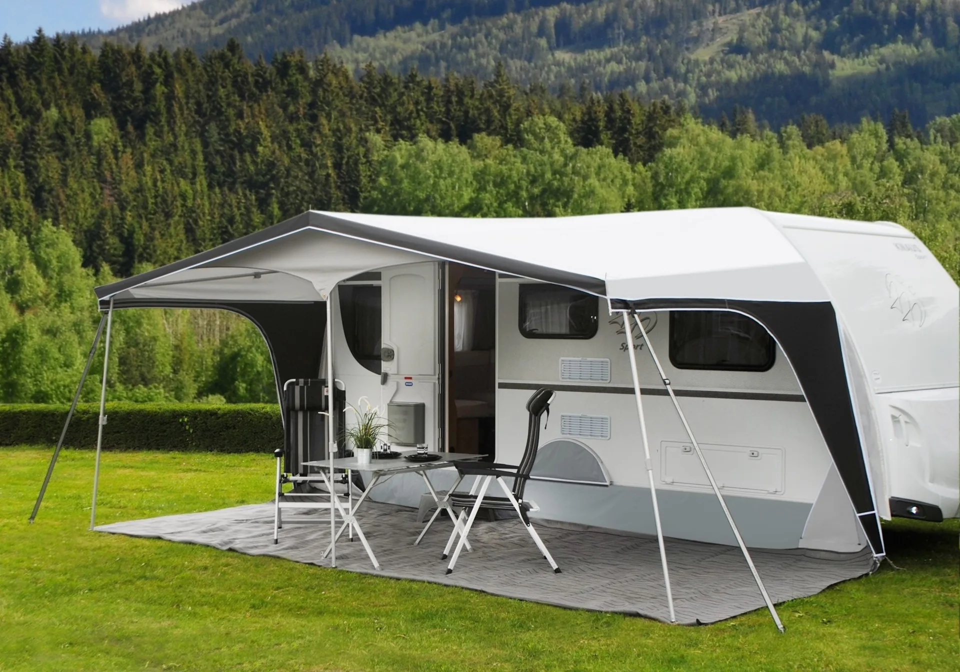 Auvent Walker Pioneer 240 All Season avec armature en aluminium, taille 1050, périmètre 1036 - 1065 cm Auvent Walker Pioneer 240 All Season avec armature en aluminium, taille 1050, périmètre 1036 - 1065 cm