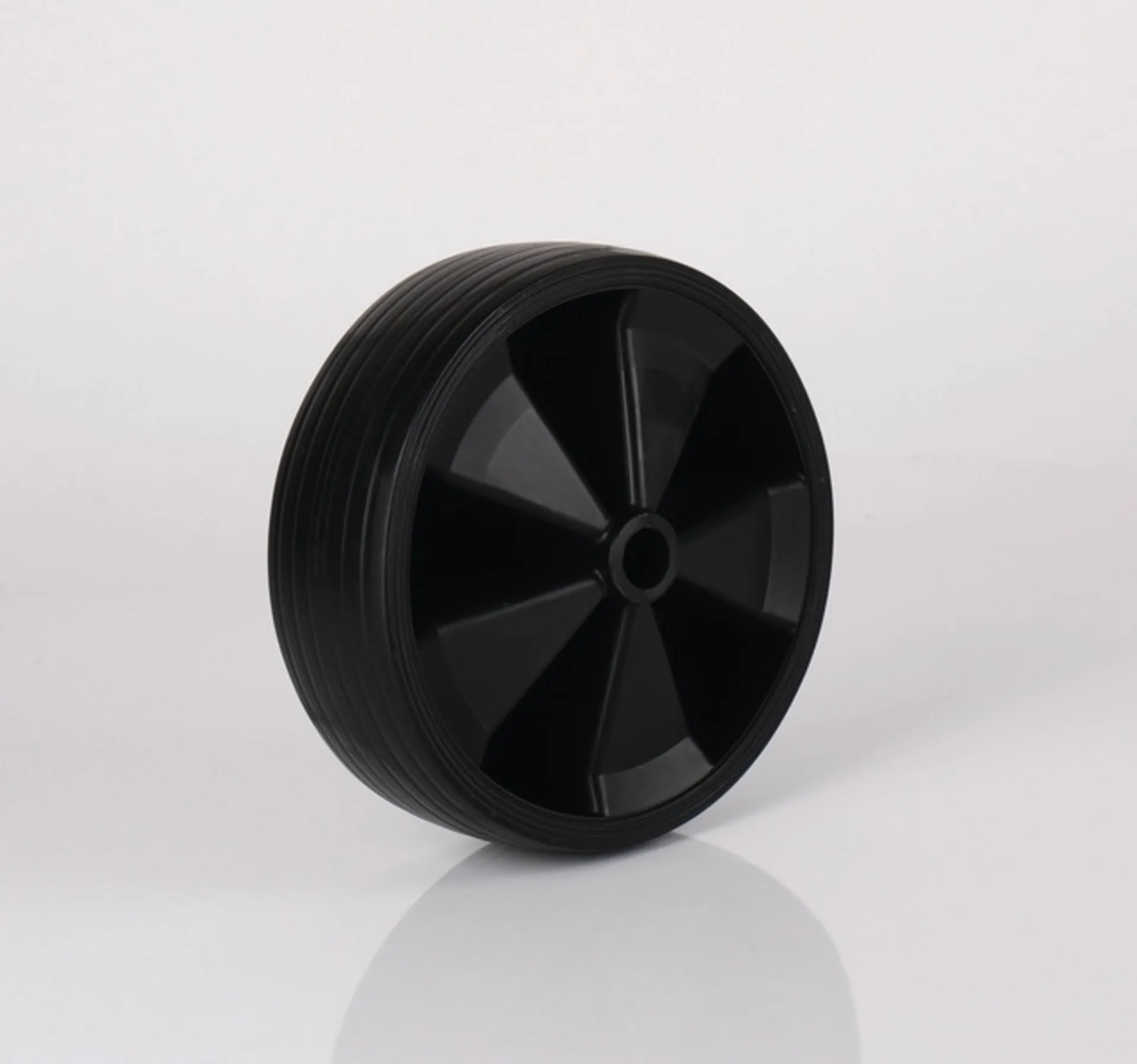 Roue 205x61 plastique