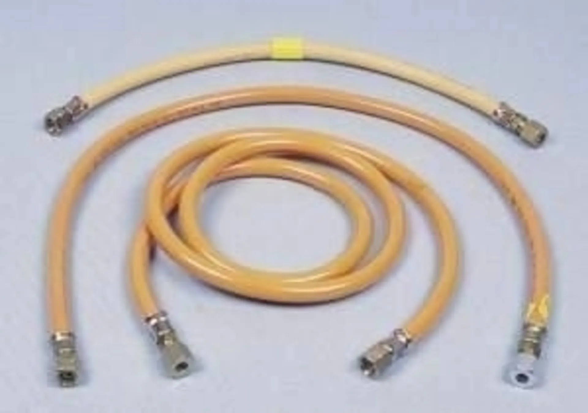Tuyau à gaz 3m 1/4 pouce avec raccord à bague coupante et un diamètre de 8mm, adapté aux températures jusqu'à -30°C/-20°C