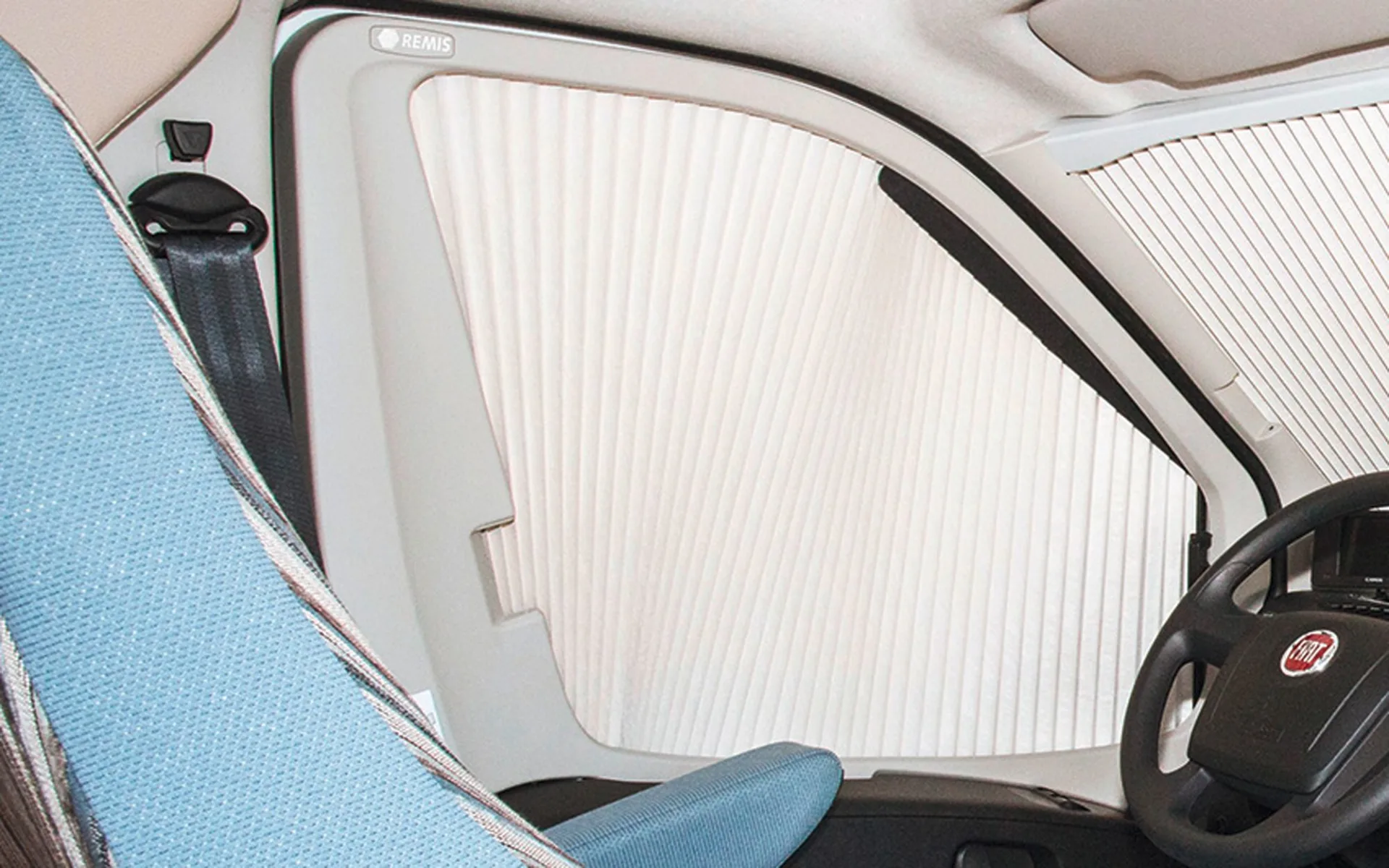 Remis Fahrerhausverdunkelung REMIfront IV linkes Seitenfenster für Fiat Ducato (Modell X290) ab 2014