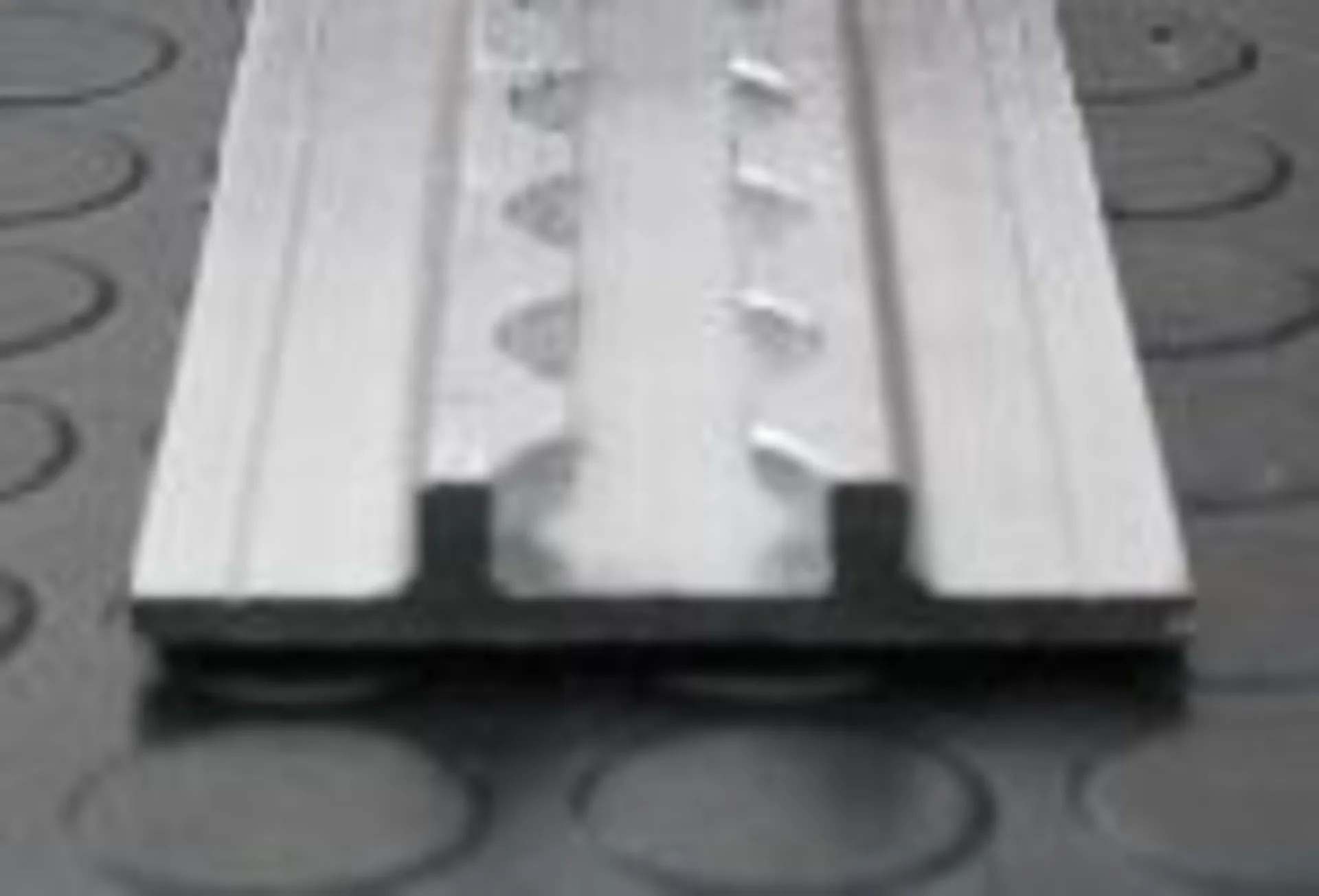 Alu-Zurrschiene flach (2000 x 65 x 11 mm)