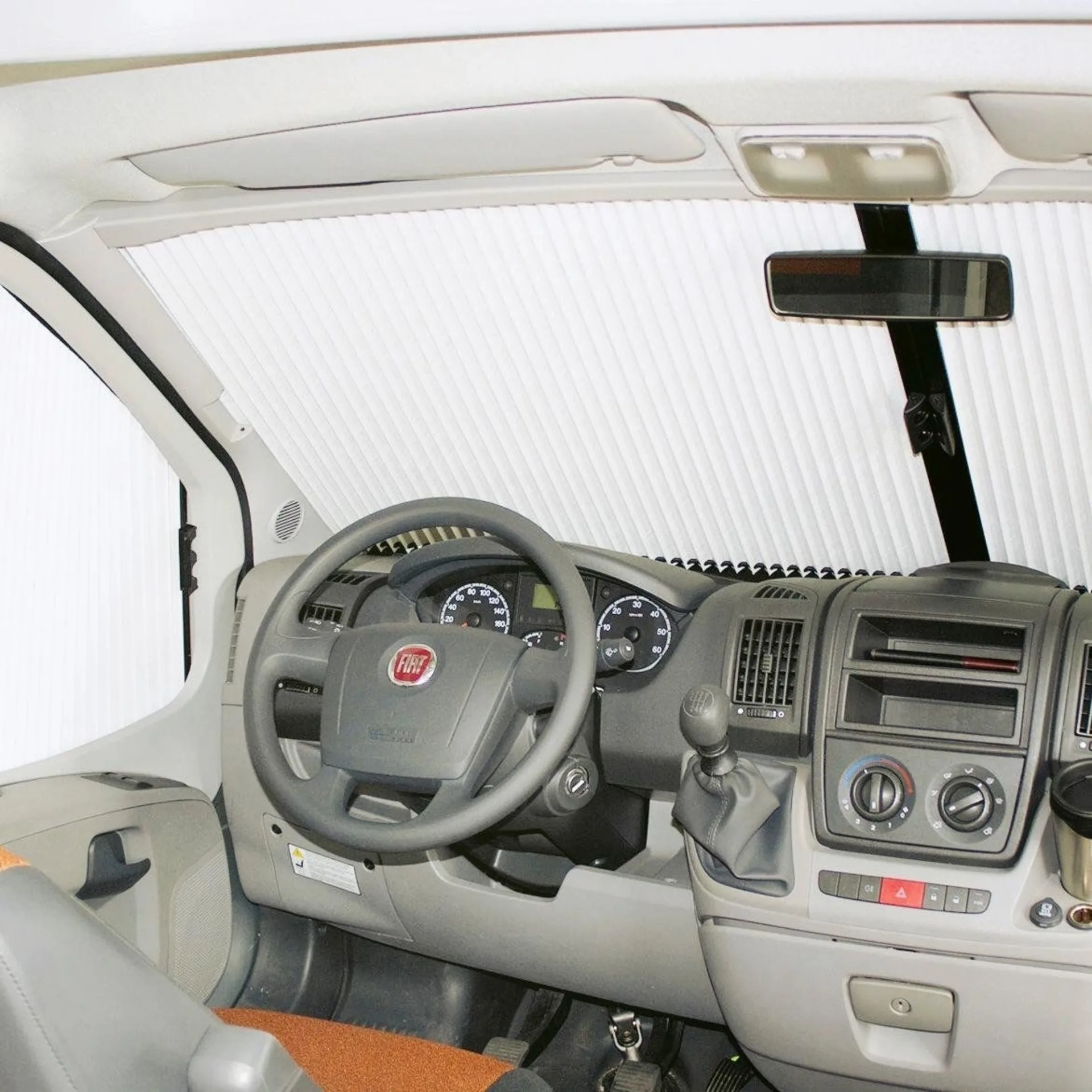 Remis REMIfront III Fahrerhausverdunkelung Frontscheibe Mercedes Benz Sprinter (Bj. 2006 - 2018) und VW Crafter (Bj. 2006 - 2016) Regensensor