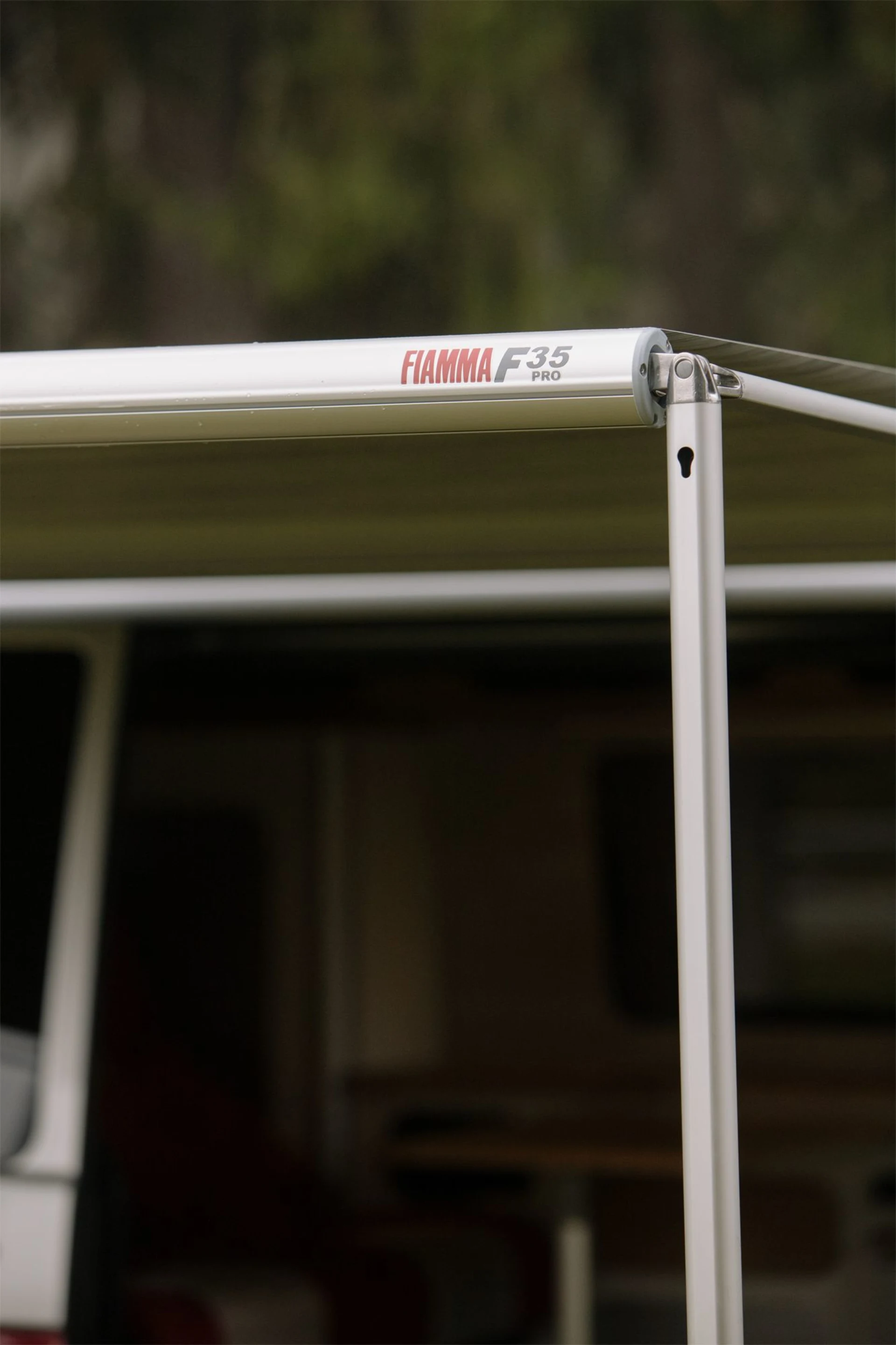 Fiamma Wand-/Dachmarkise F35 Pro 270 cm (Deep Black / Royal Grey)