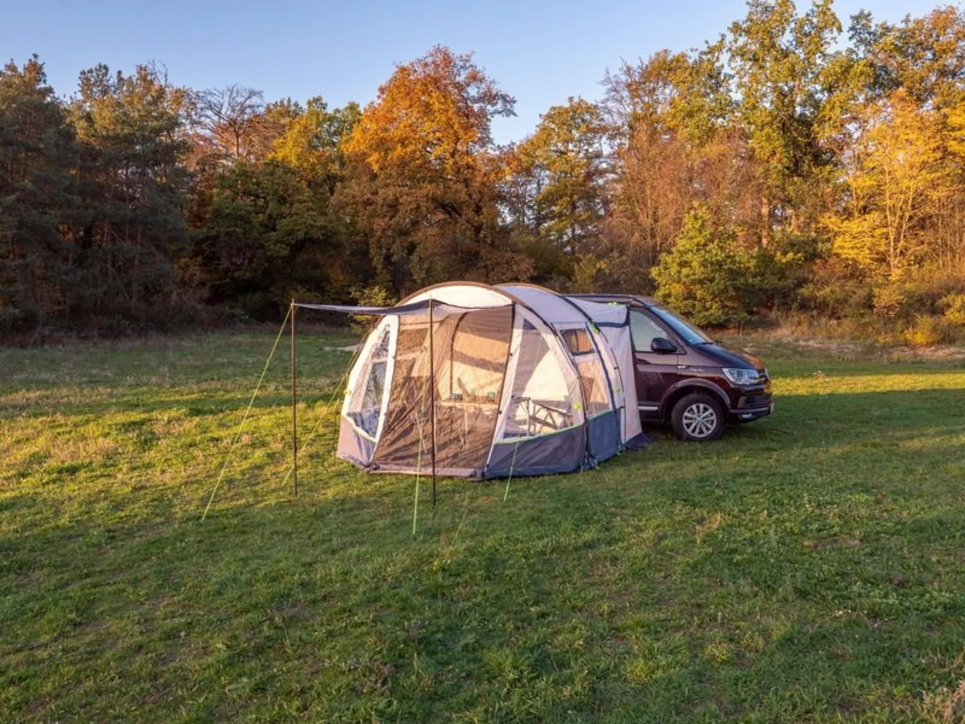 Tour Easy 4 Freistehendes Universal-Heckzelt mit Anbauhöhe 180-200cm