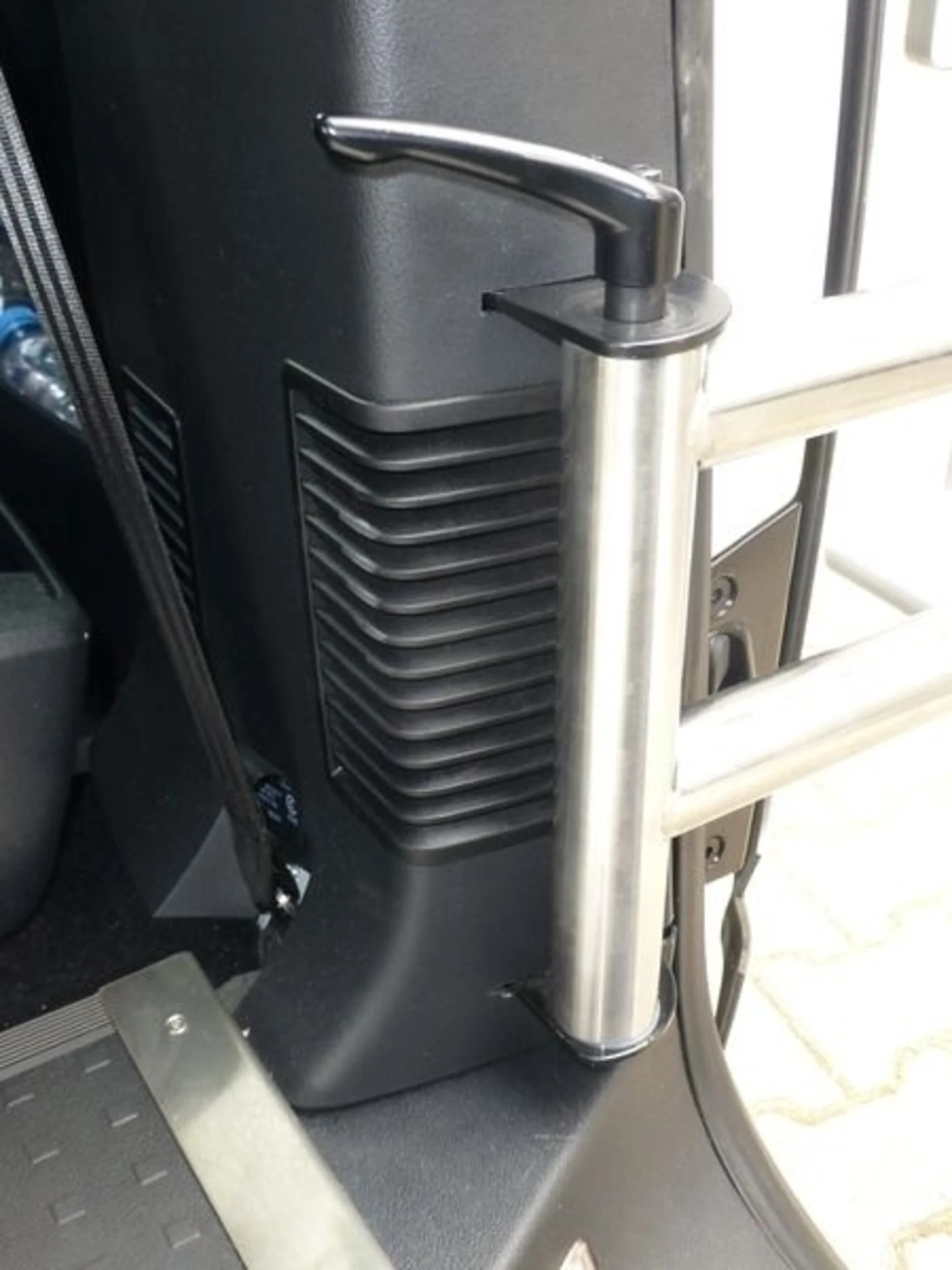 Cuisine pivotante pour Mercedes Vito long
