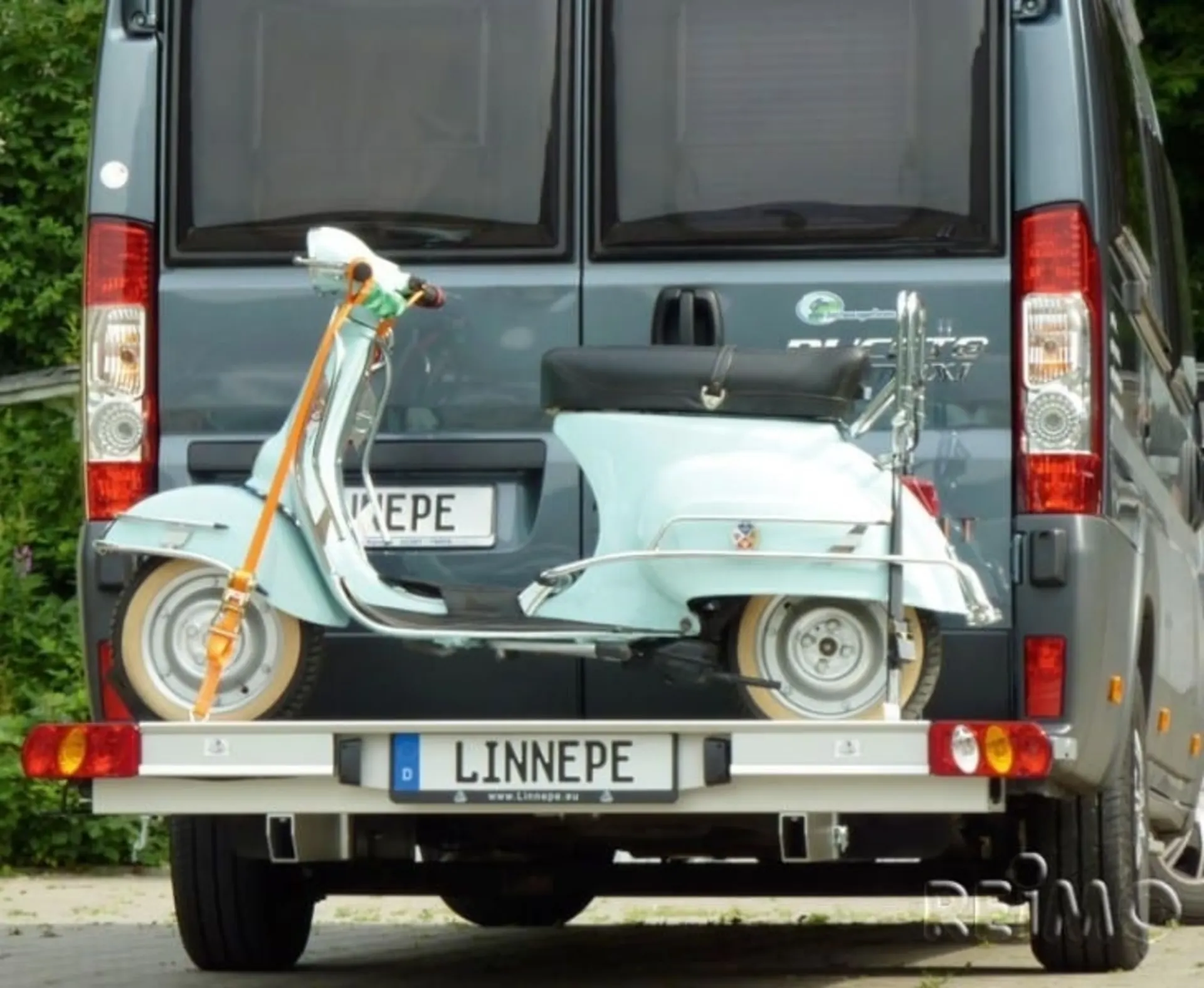 Motorradträger für Kastenwagen mit 6.4 Meter Länge - Passend für Fiat Ducato X250/290, Peugeot Boxer und Citroen Jumper ab Baujahr 2007