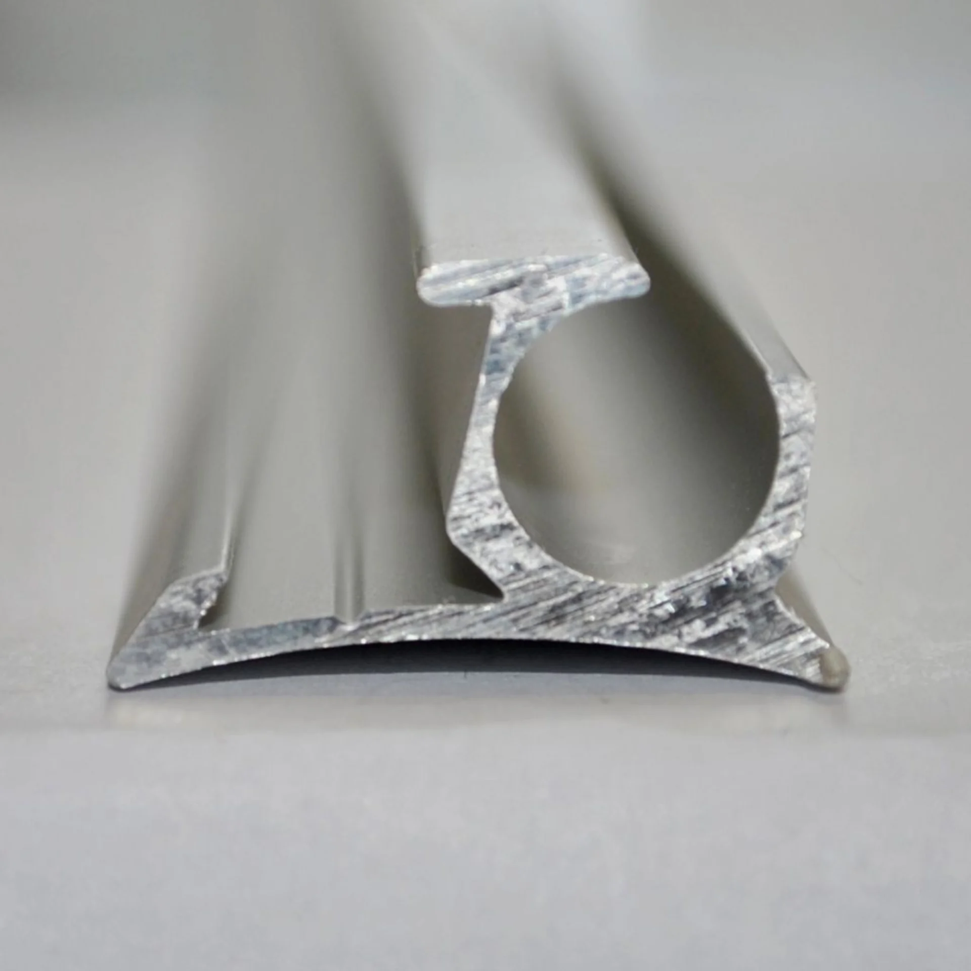 Keder-Profilschiene gebogen silber mit Nut 5m