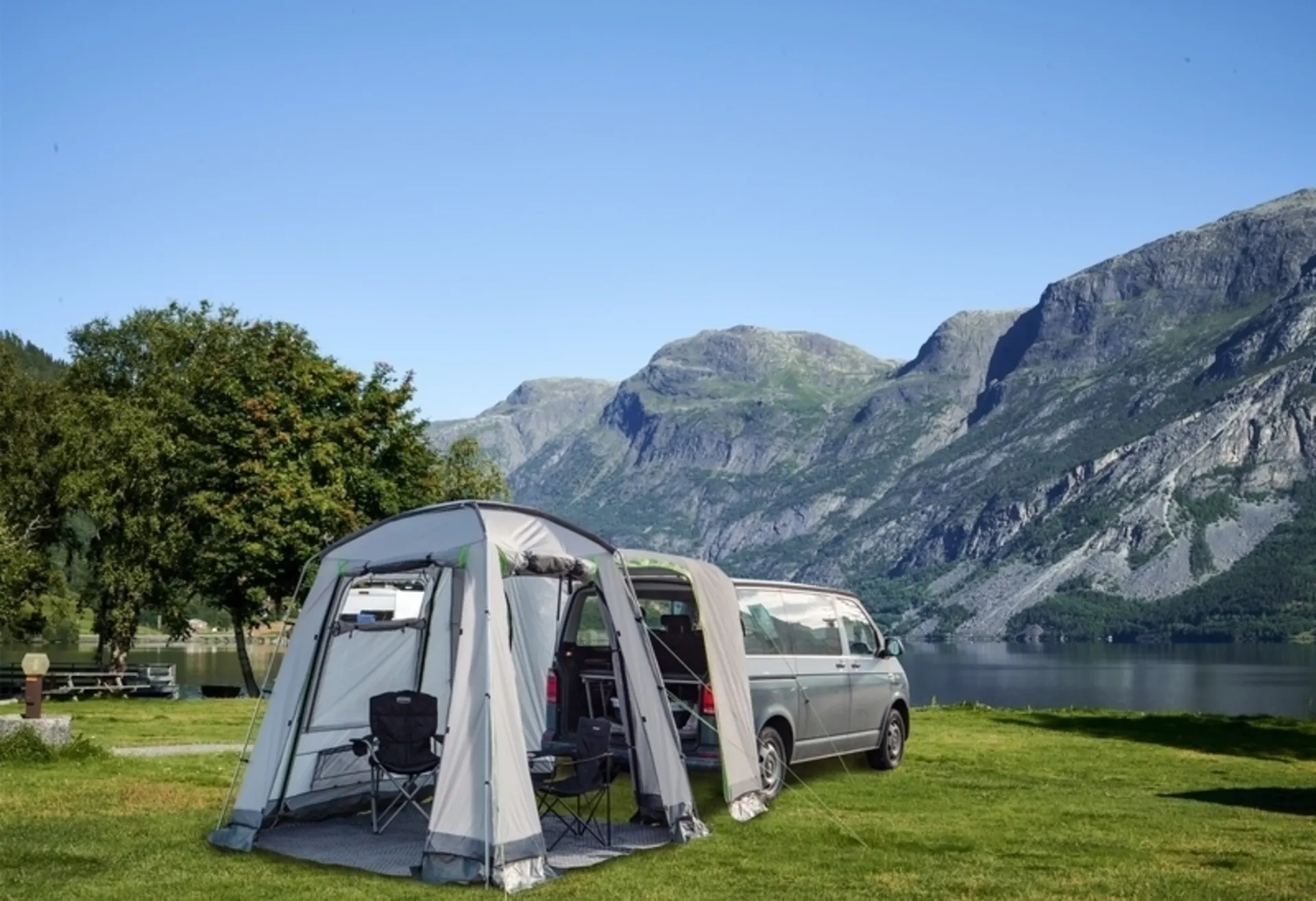 Tente arrière universelle pour mini-campeurs et vans - UniVan II Tente arrière universelle pour mini-campeurs et vans - UniVan II