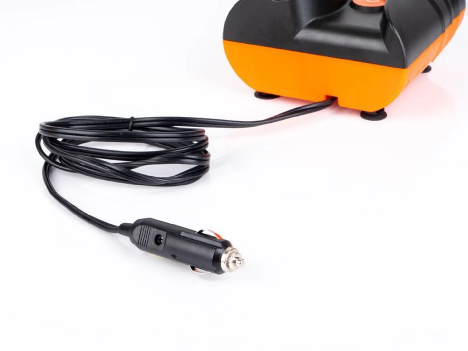 Elektrische Hochdruck-Luftpumpe von Camp4 (12V)