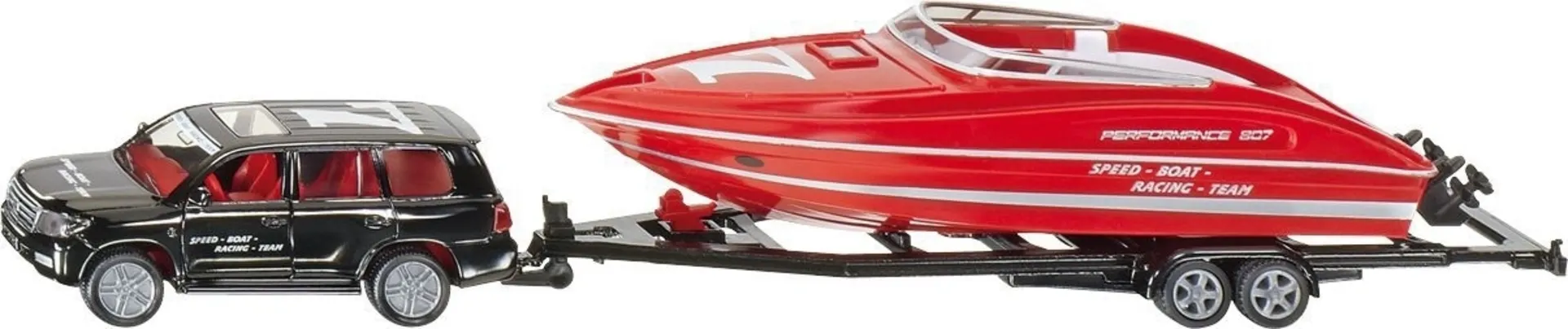 Voiture avec remorque à bateau