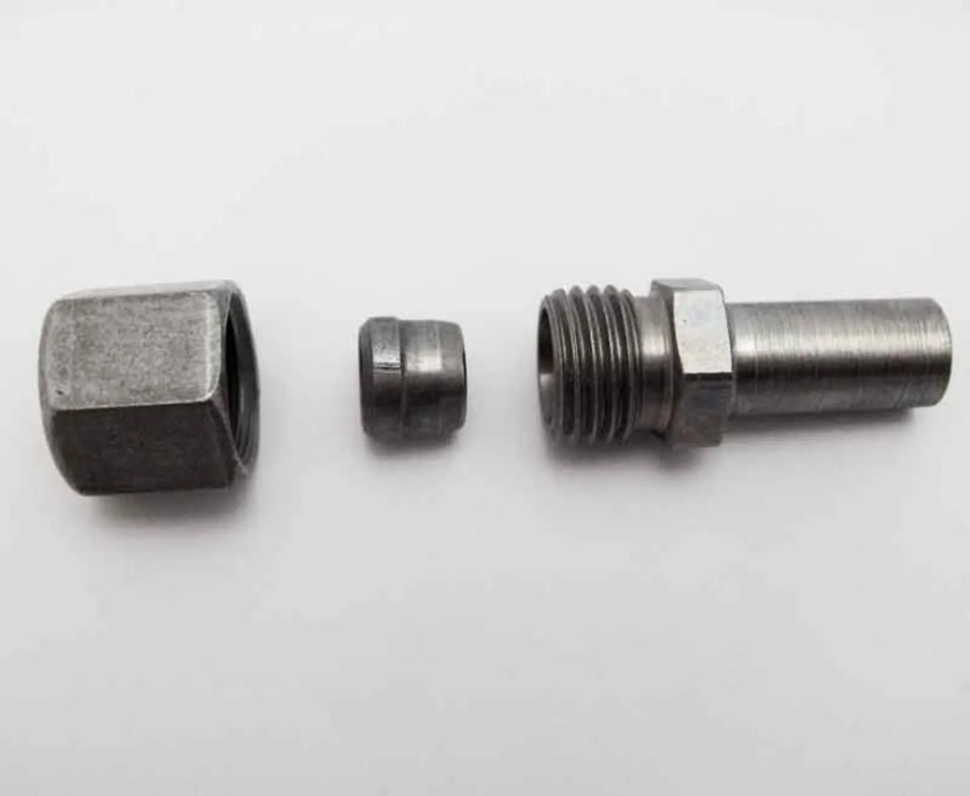 Reduktion Schneidringverschraubung 10mm auf 8mm Reduktion Schneidringverschraubung 10mm auf 8mm