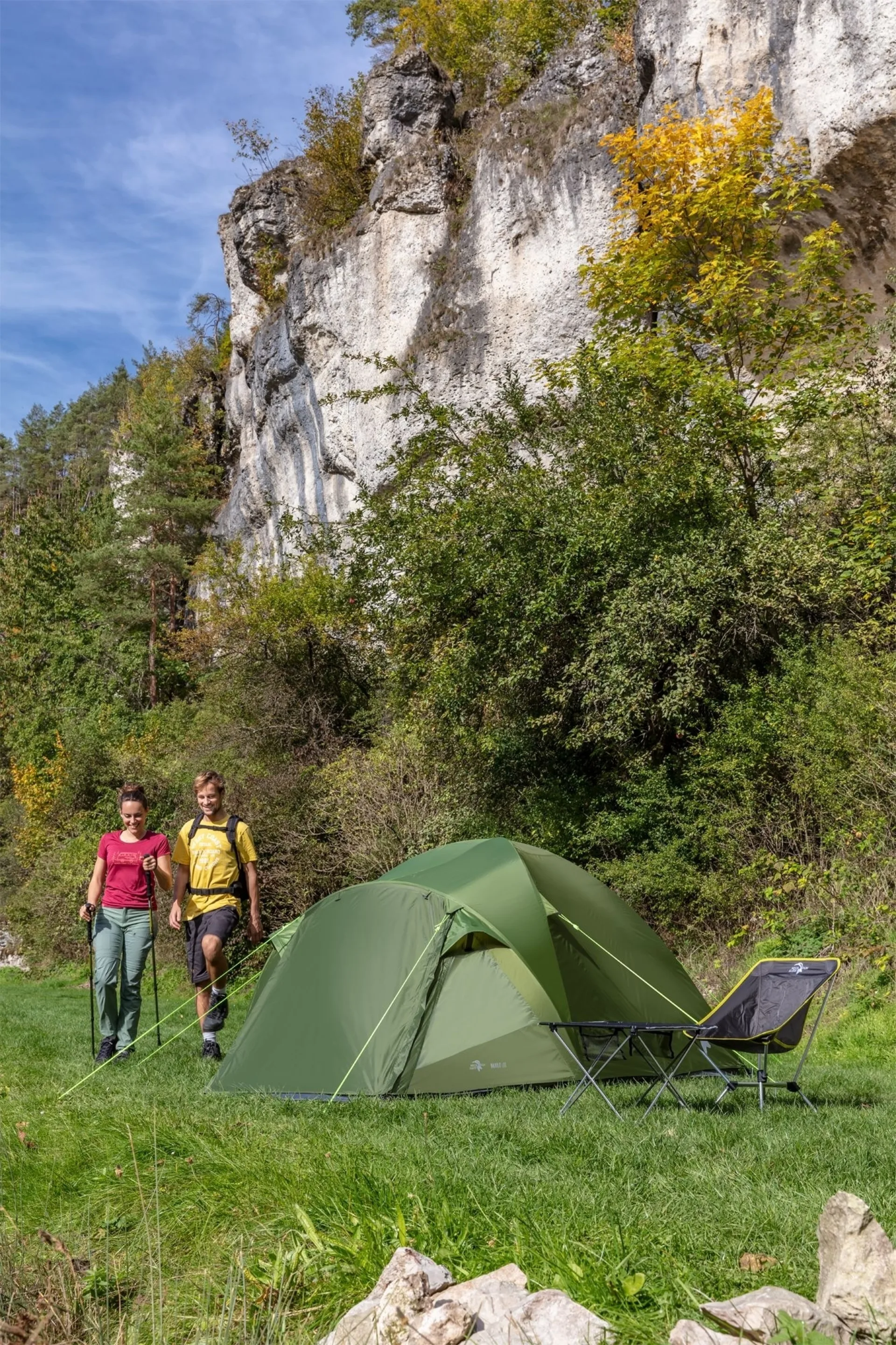 Mountain Guide Malo III Trekkingzelt für 3 Personen Dunkelgrün