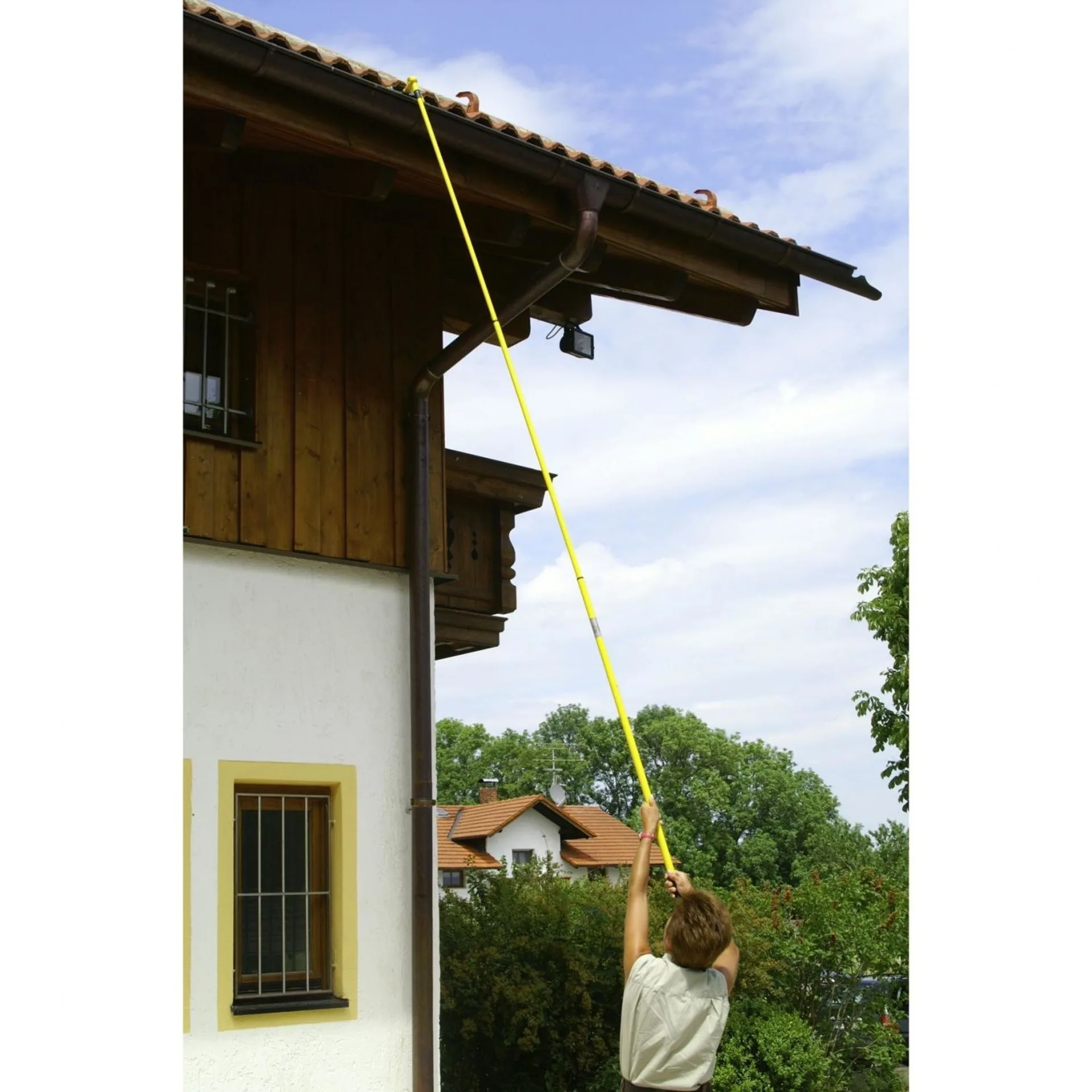 Dreiecksbesen mit Teleskopstiel