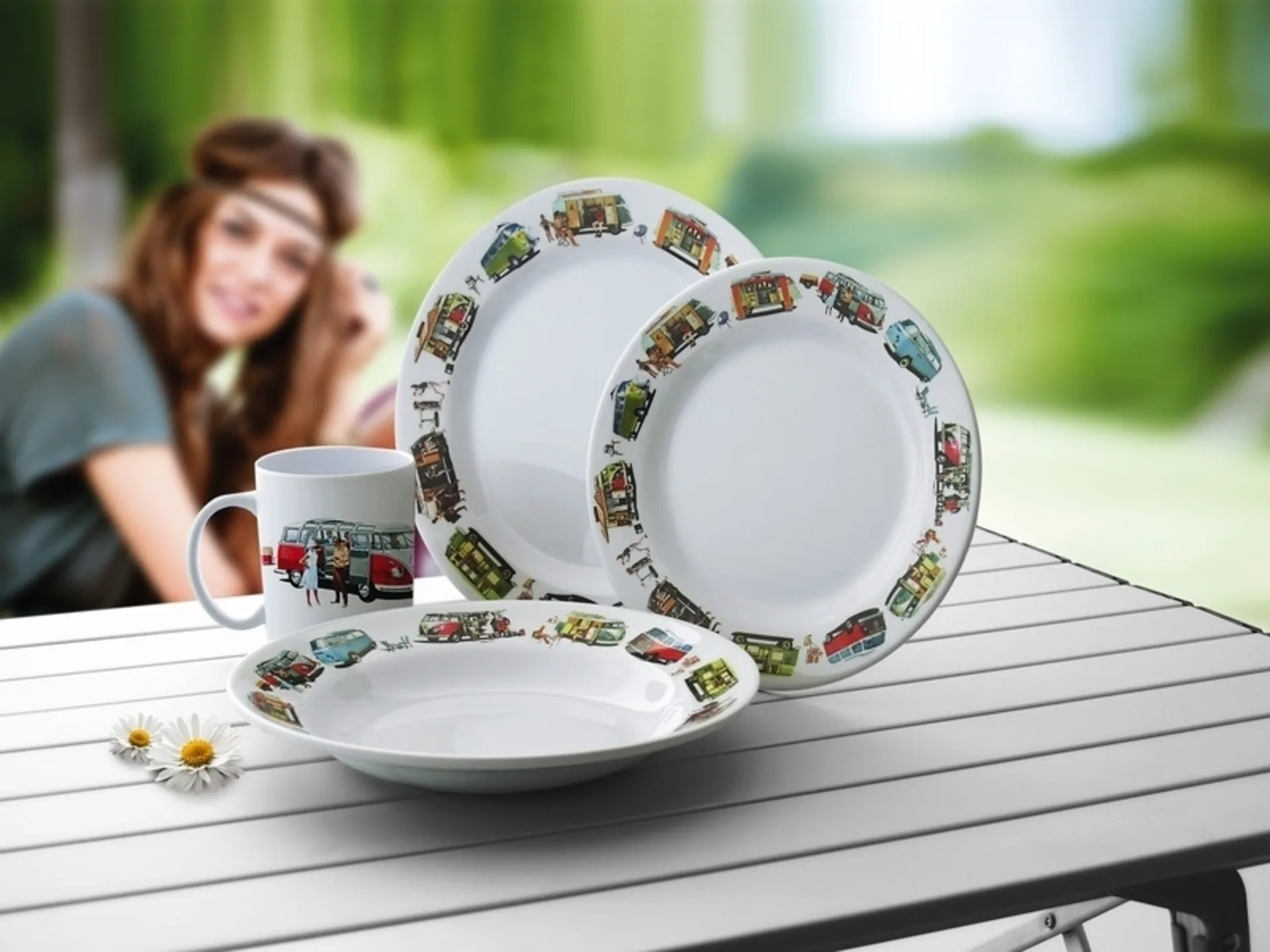 Melamin-Geschirrset für 2 Personen - 8-teilig Melamin-Geschirrset für 2 Personen - 8-teilig