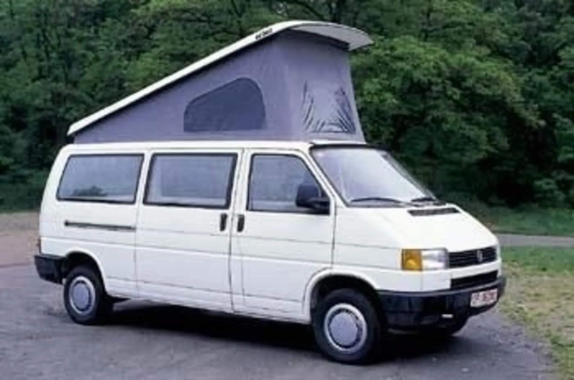 Einbaurahmen für VW T4 langer Radstand mit Fahrerhausausschnitt und Linkslenker