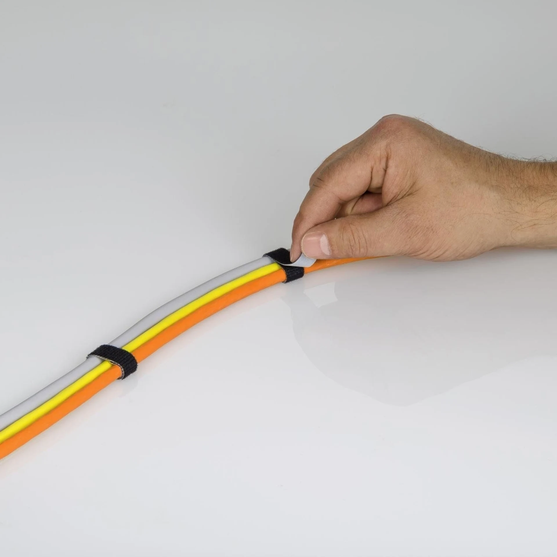Attache velcro universelle