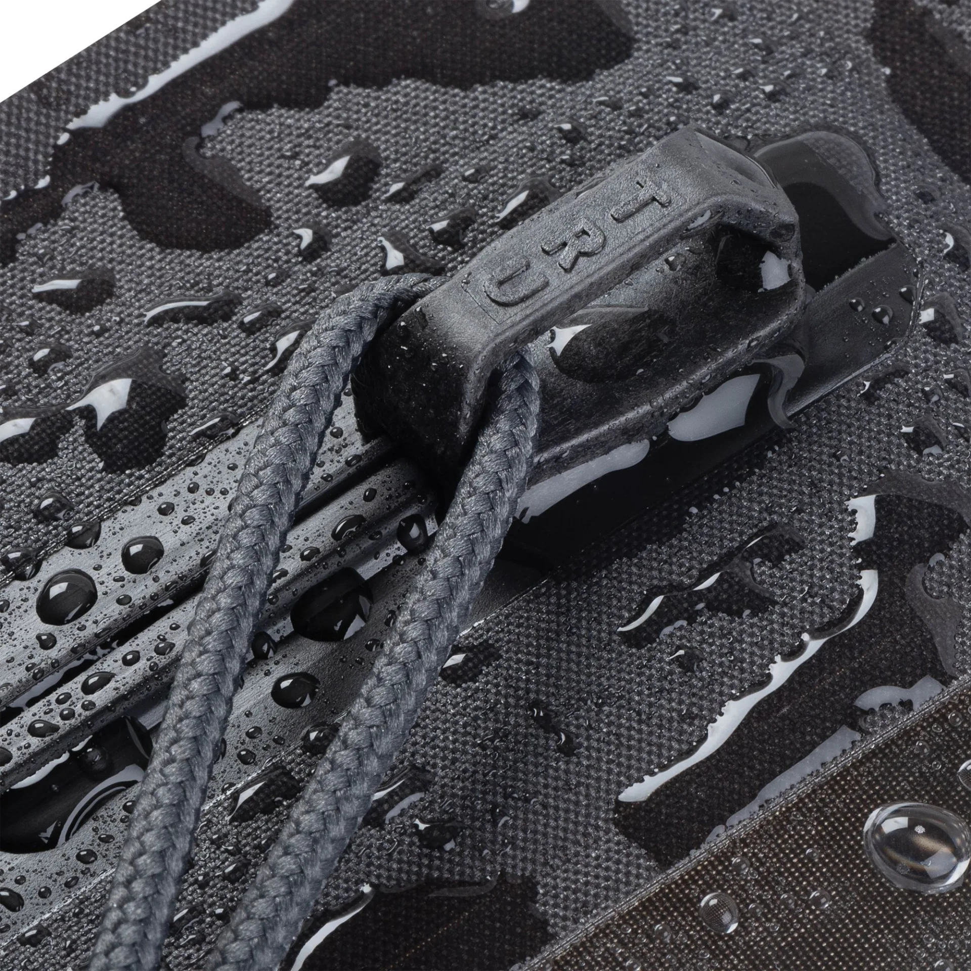 Nite Ize RunOff Waterproof Medium Travel Pouch - Charcoal
