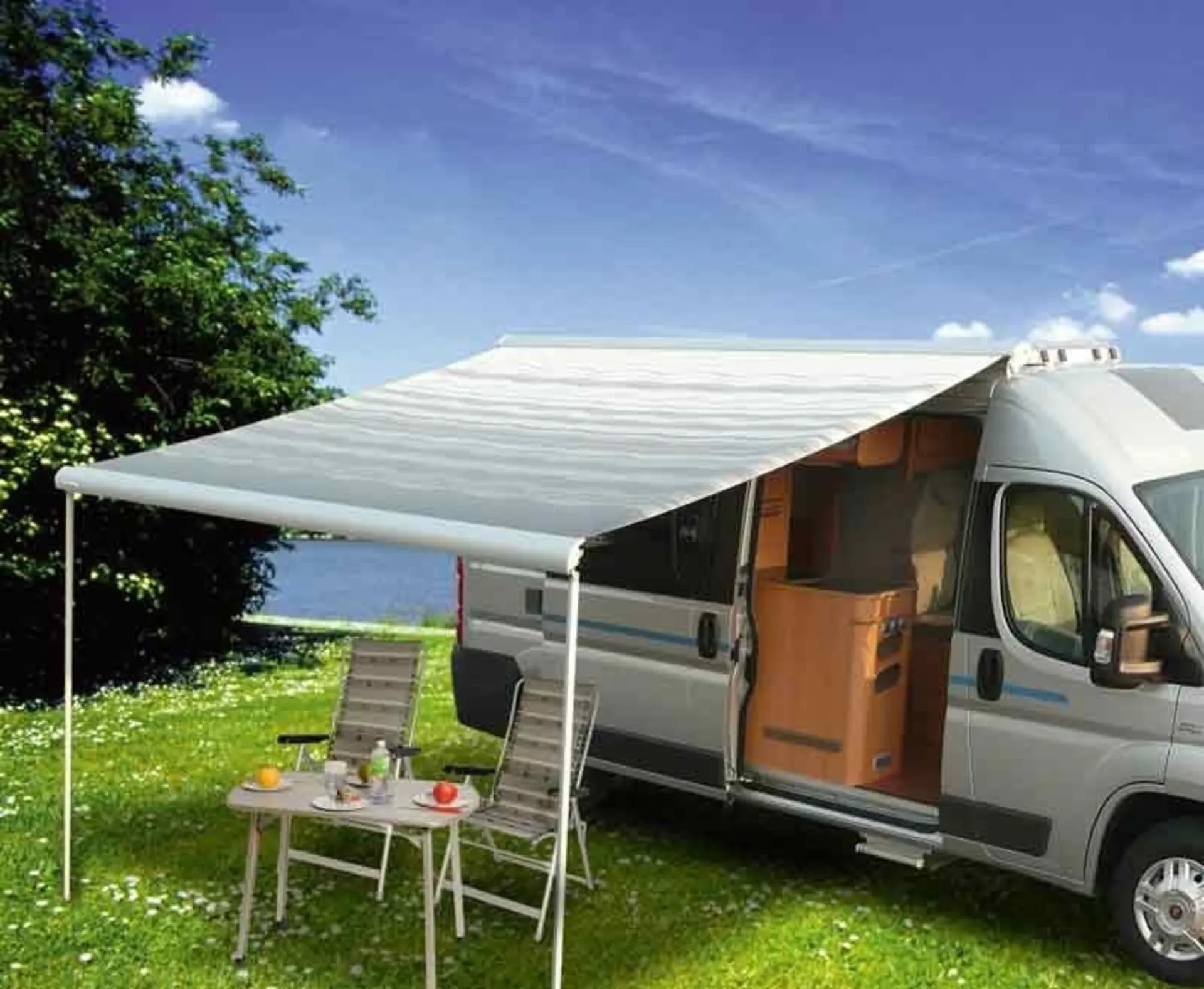 Fiamma F65 Eagle Ducato 399 Automatik-Markise in Polarweiss und Royalgrau