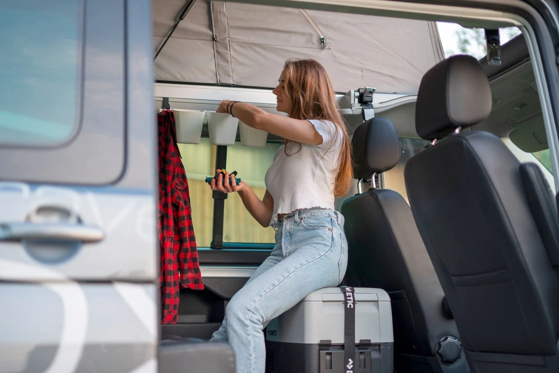 Crochets BusBoxx pour barres de toit VW T5 / T6 / T6.1 (Coast / Ocean / Beach) - 2 pièces Crochets BusBoxx pour barres de toit VW T5 / T6 / T6.1 (Coast / Ocean / Beach) - 2 pièces