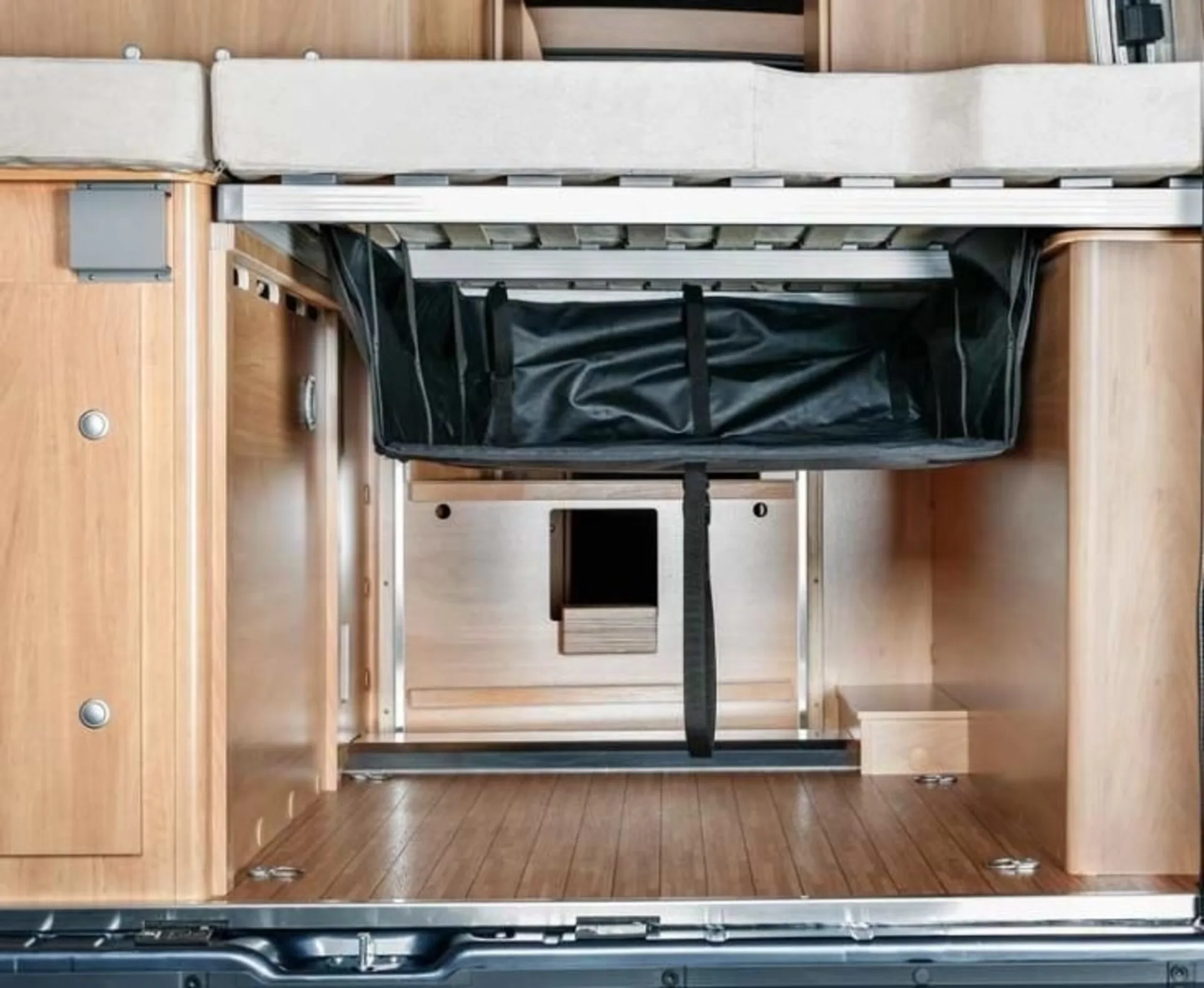 Die Staubox unter dem Bett - Ordnungshelfer für Reisemobile