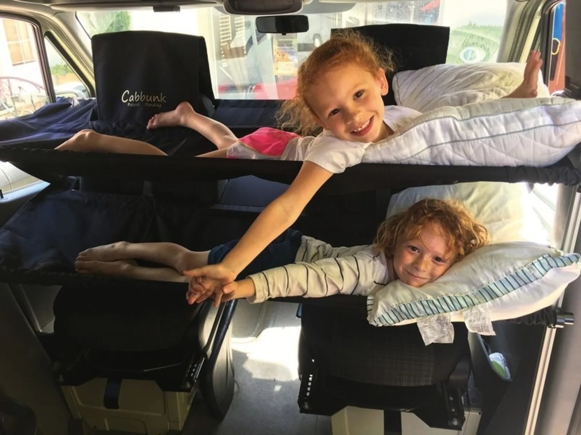 Système de lit double Cabbunk pour tous les véhicules avec sièges triples, kit de montage inclus