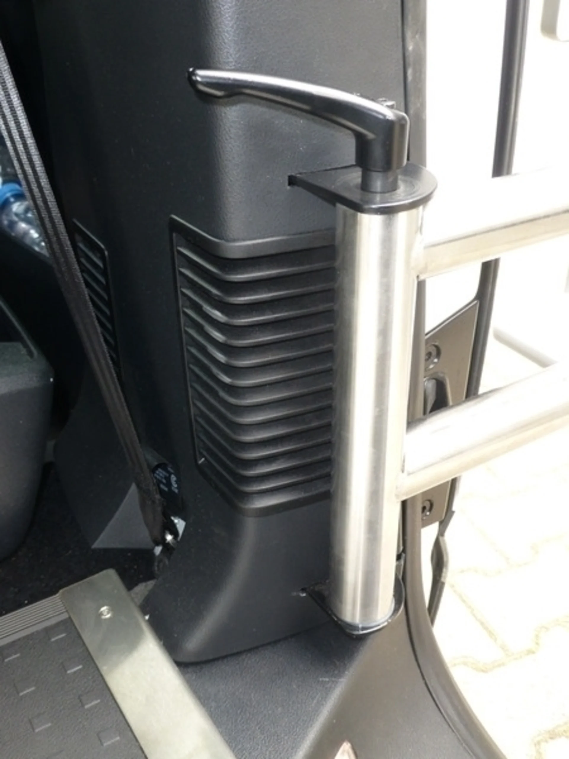 Schwenkanlage Küche für Mercedes Vito langer Radstand Schwenkanlage Küche für Mercedes Vito langer Radstand
